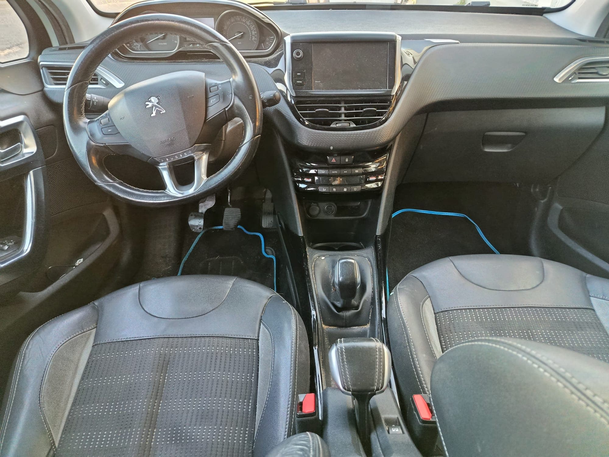 Peugeot 2008 · Ano 2017 — image 17
