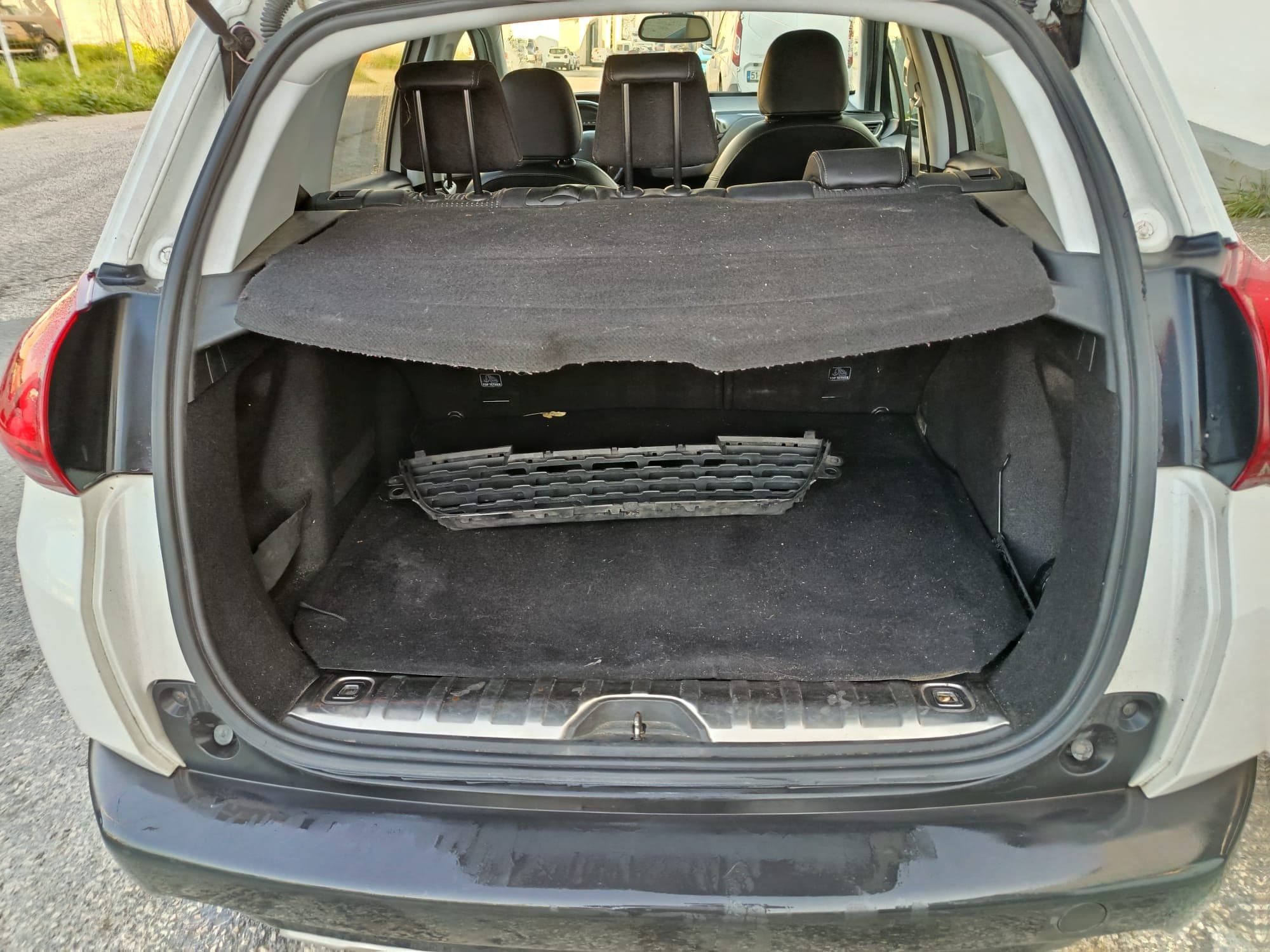 Peugeot 2008 · Ano 2017 — image 28