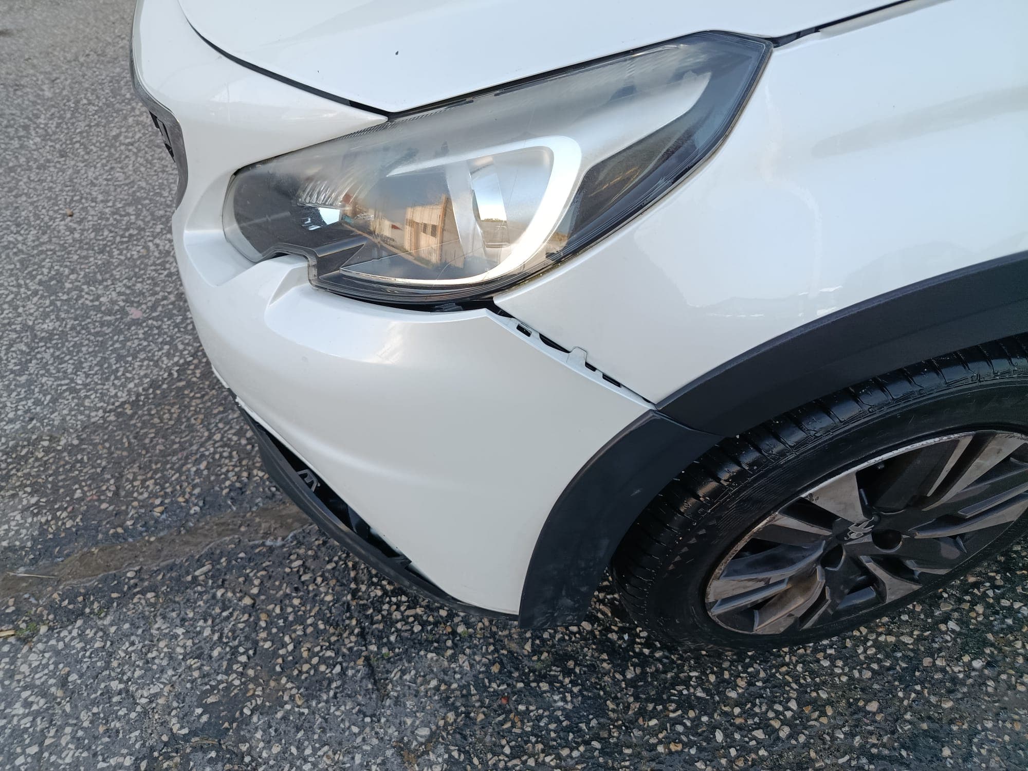Peugeot 2008 · Ano 2017 — image 11