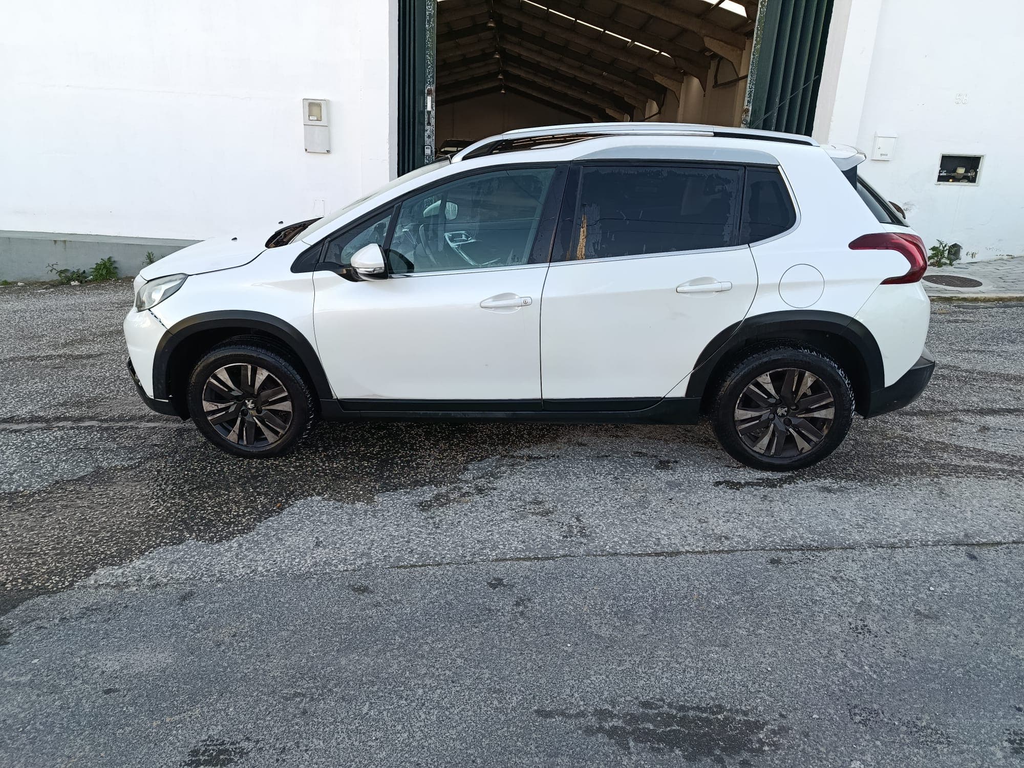 Peugeot 2008 · Ano 2017 — image 8