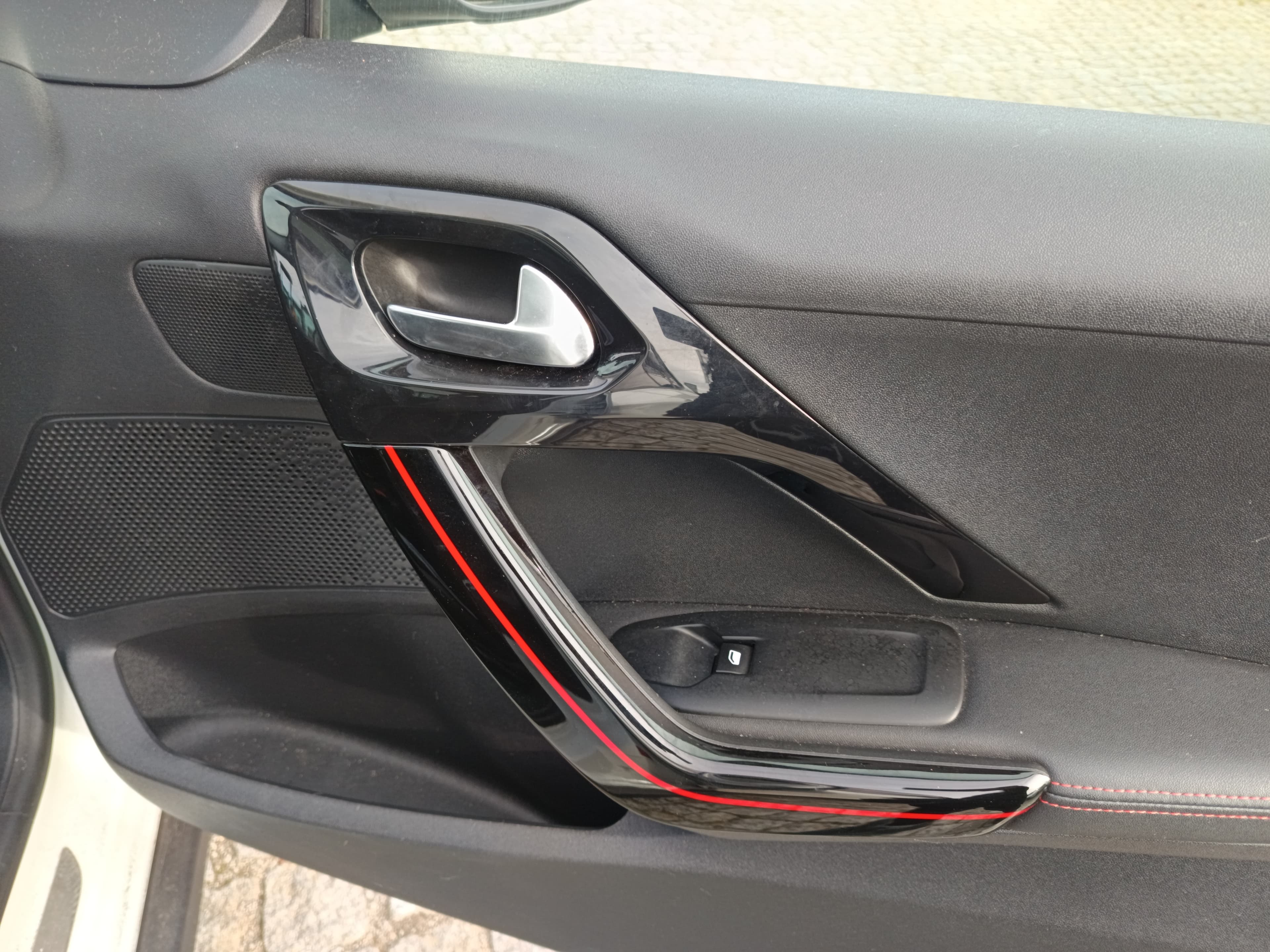 Peugeot 2008 · Ano 2017 — imagen 30
