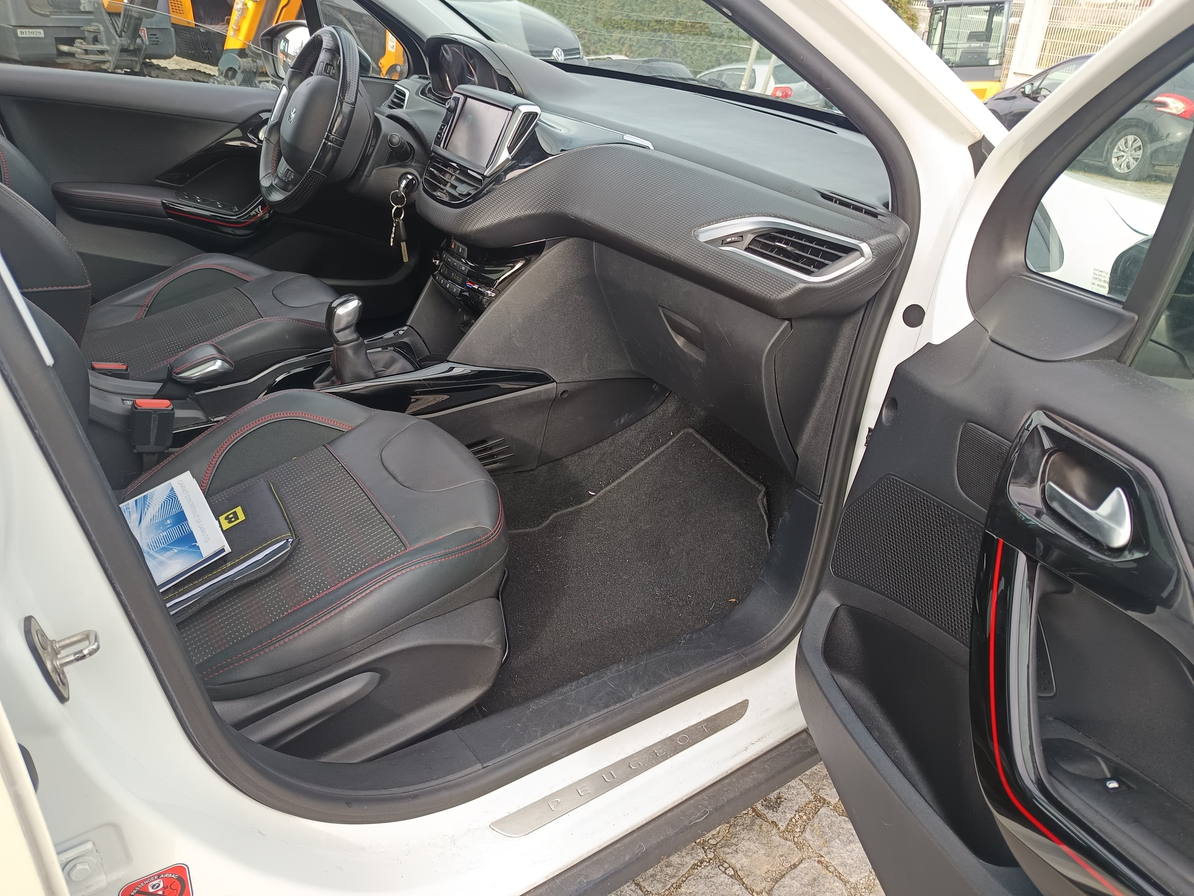 Peugeot 2008 · Ano 2017 — imagen 29