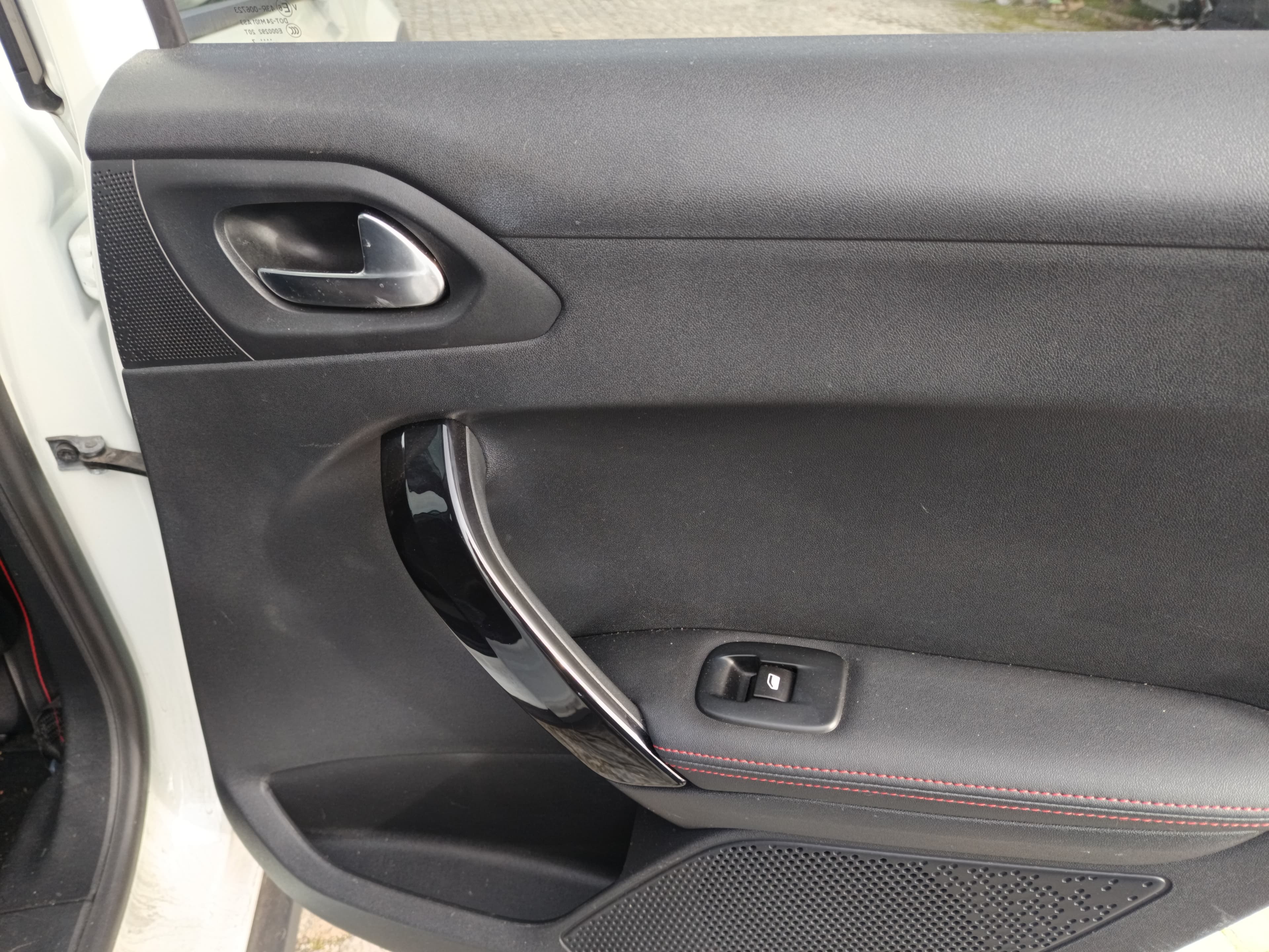 Peugeot 2008 · Ano 2017 — imagen 41