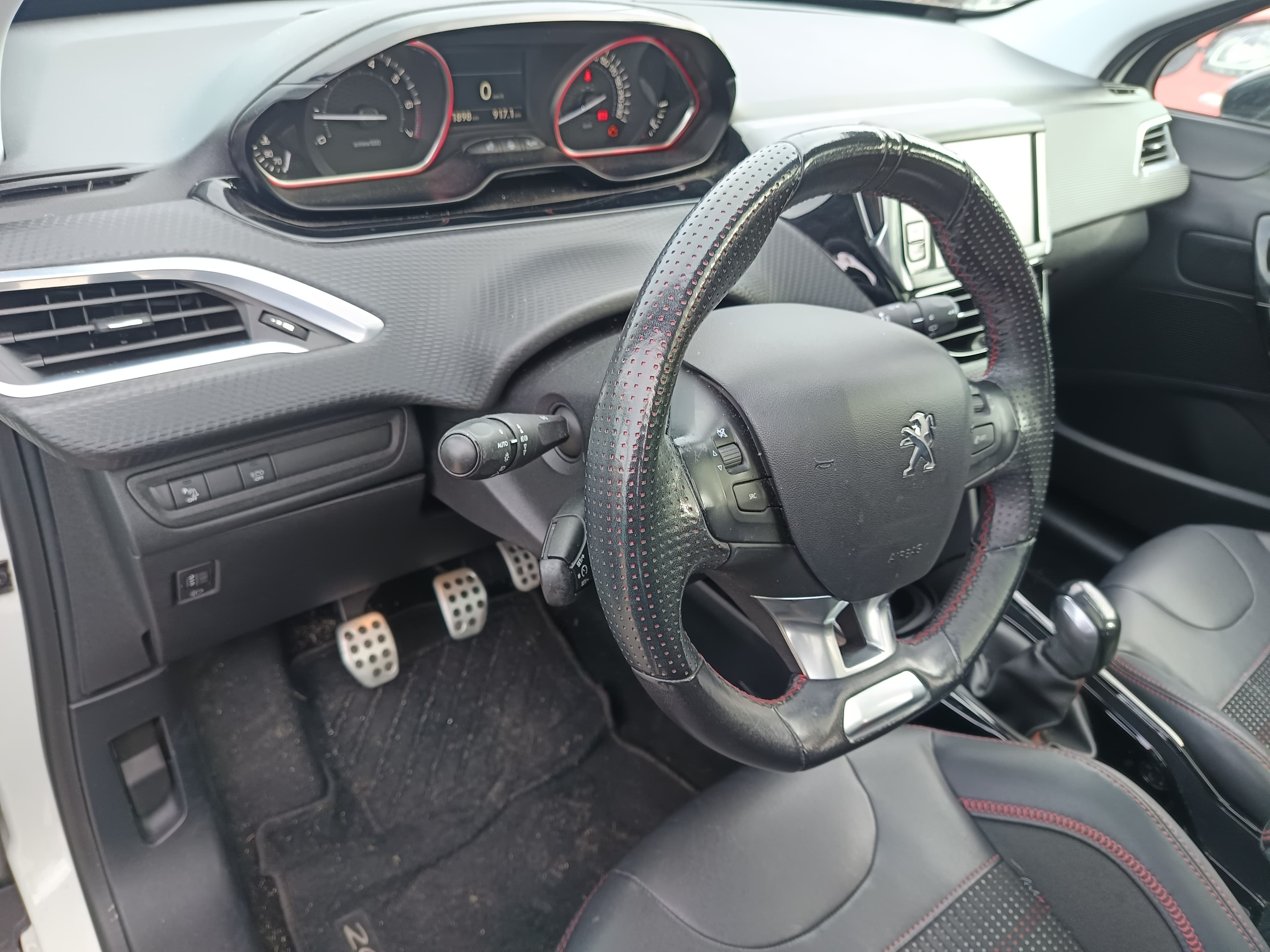 Peugeot 2008 · Ano 2017 — imagen 25