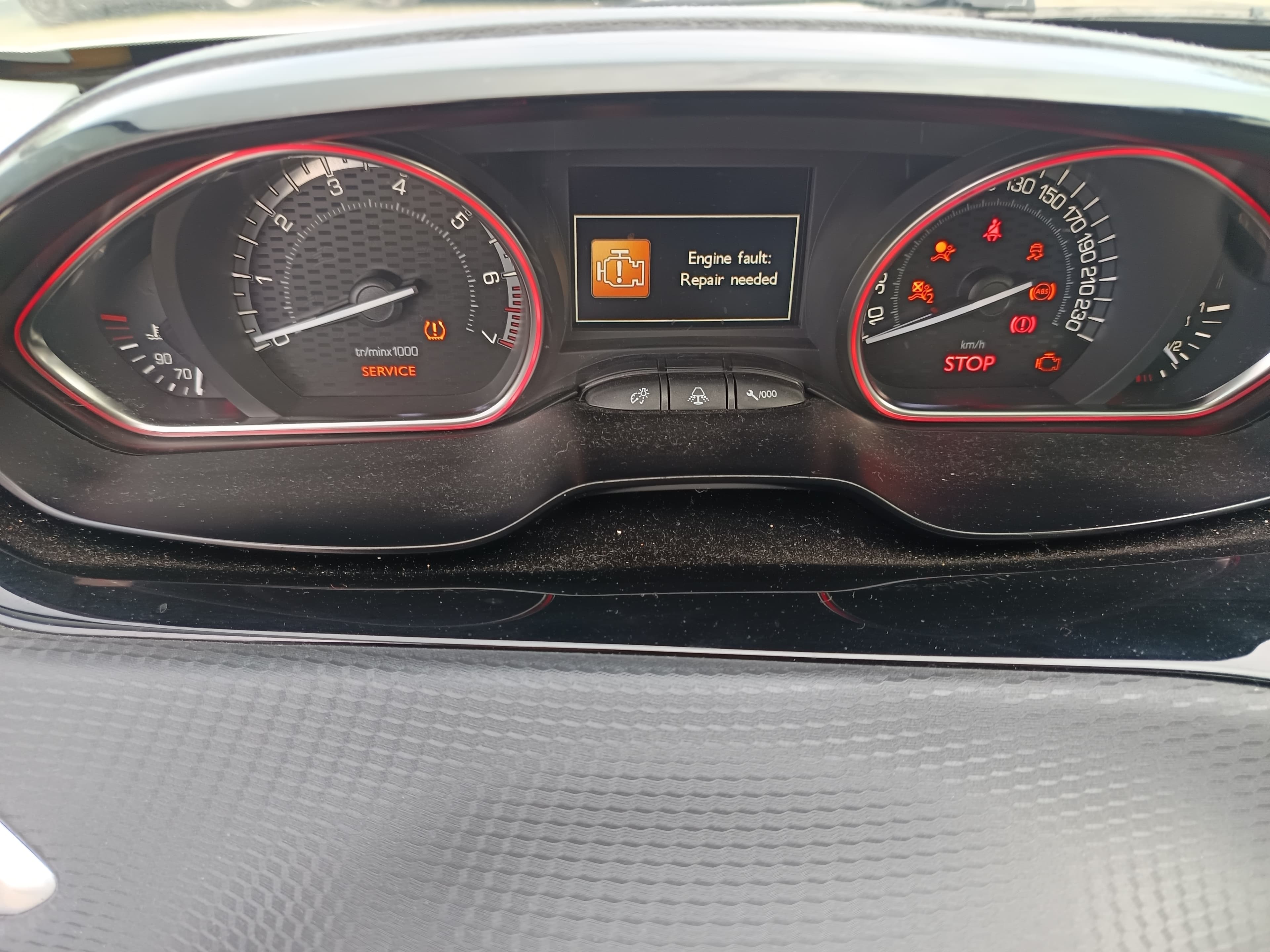 Peugeot 2008 · Ano 2017 — imagen 24