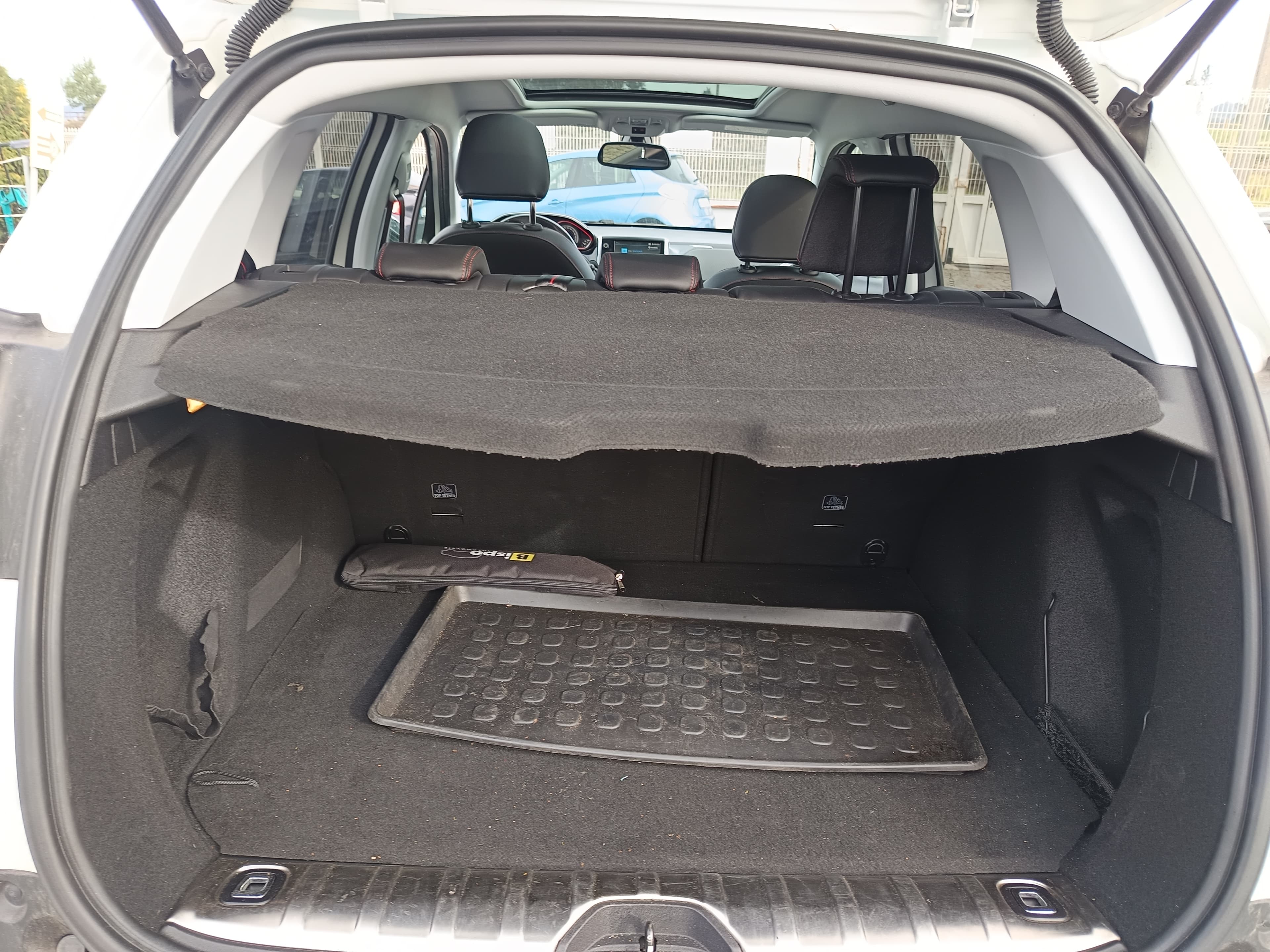 Peugeot 2008 · Ano 2017 — imagen 44