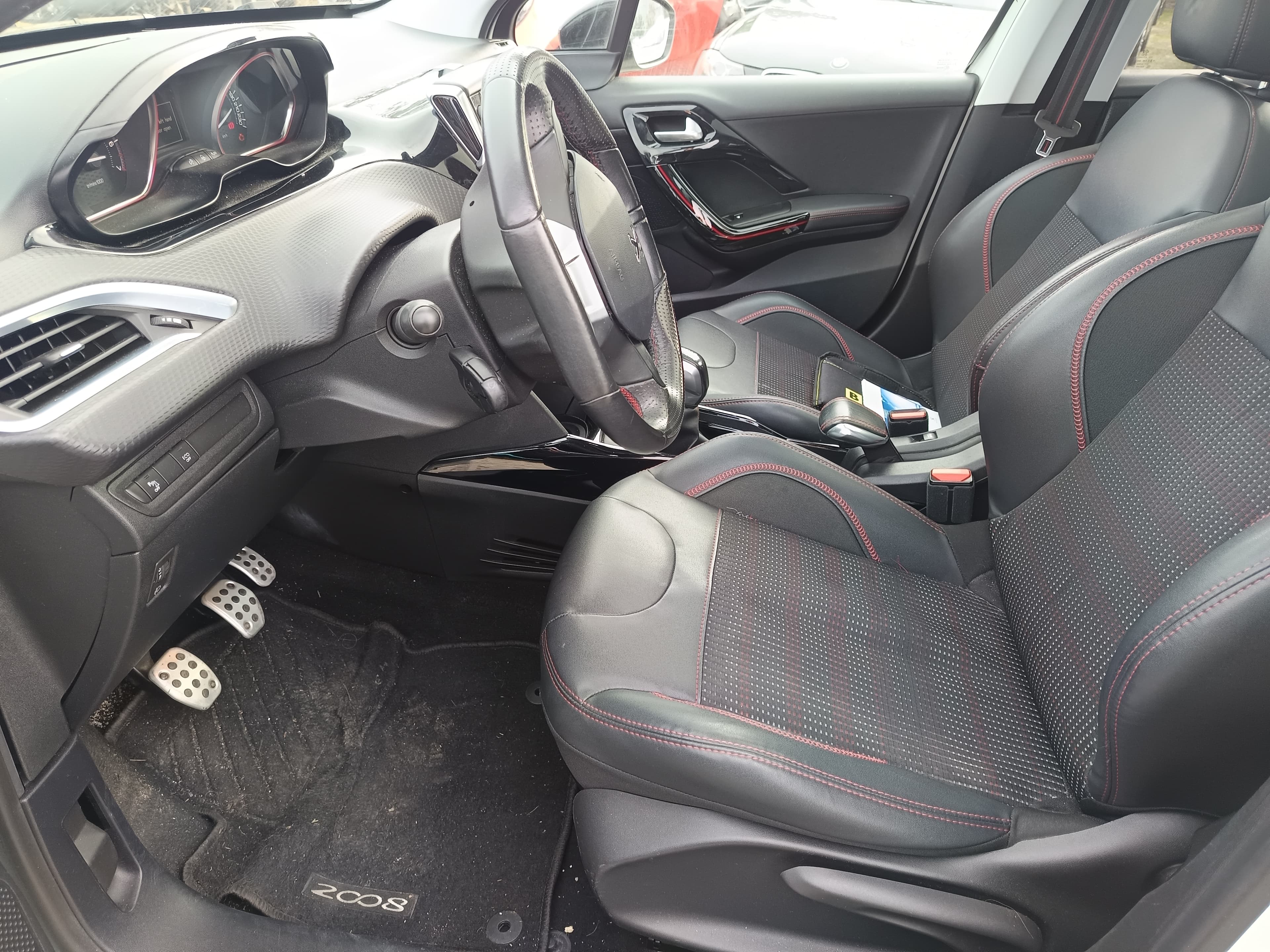 Peugeot 2008 · Ano 2017 — imagen 37