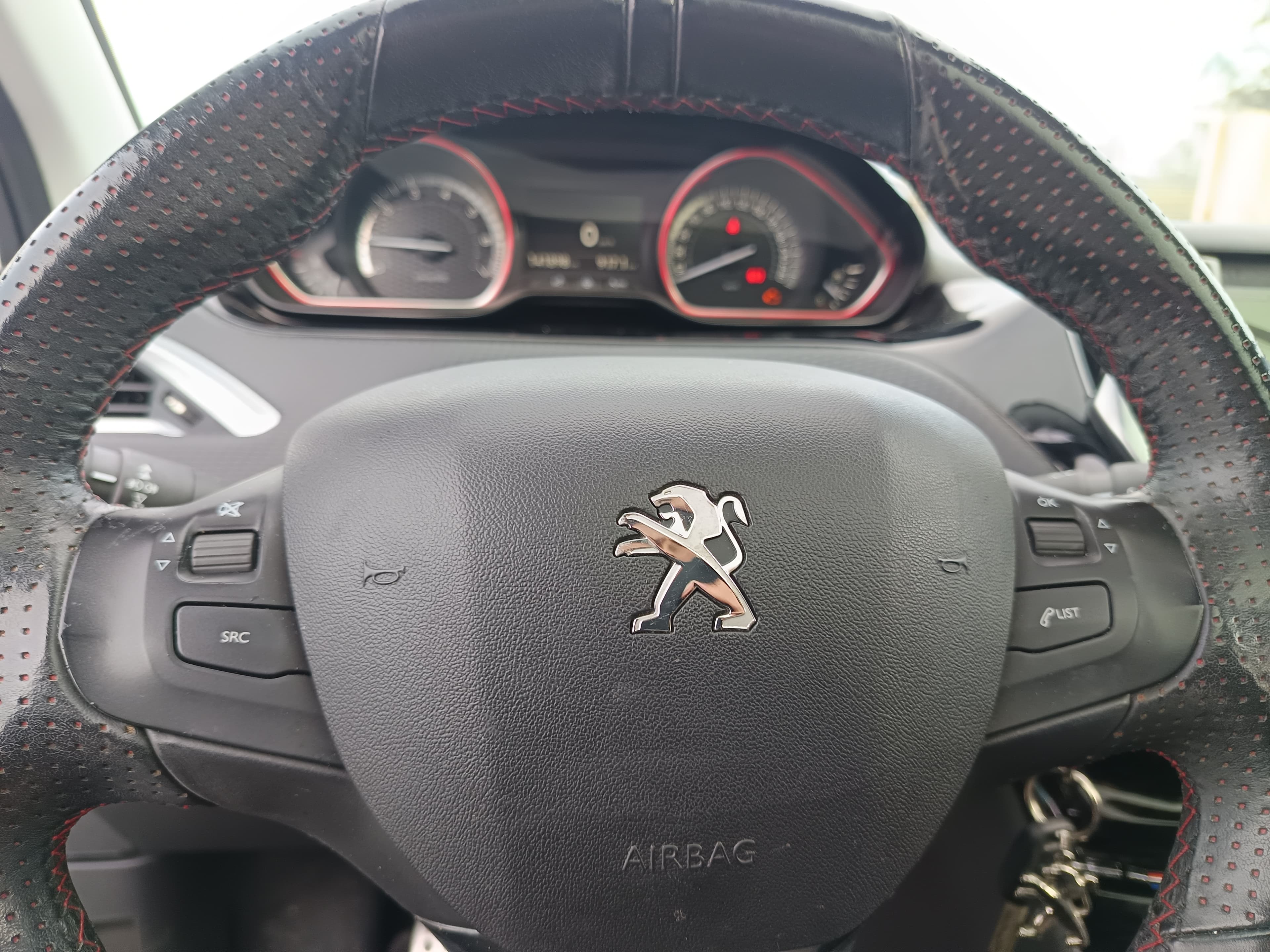 Peugeot 2008 · Ano 2017 — imagen 19