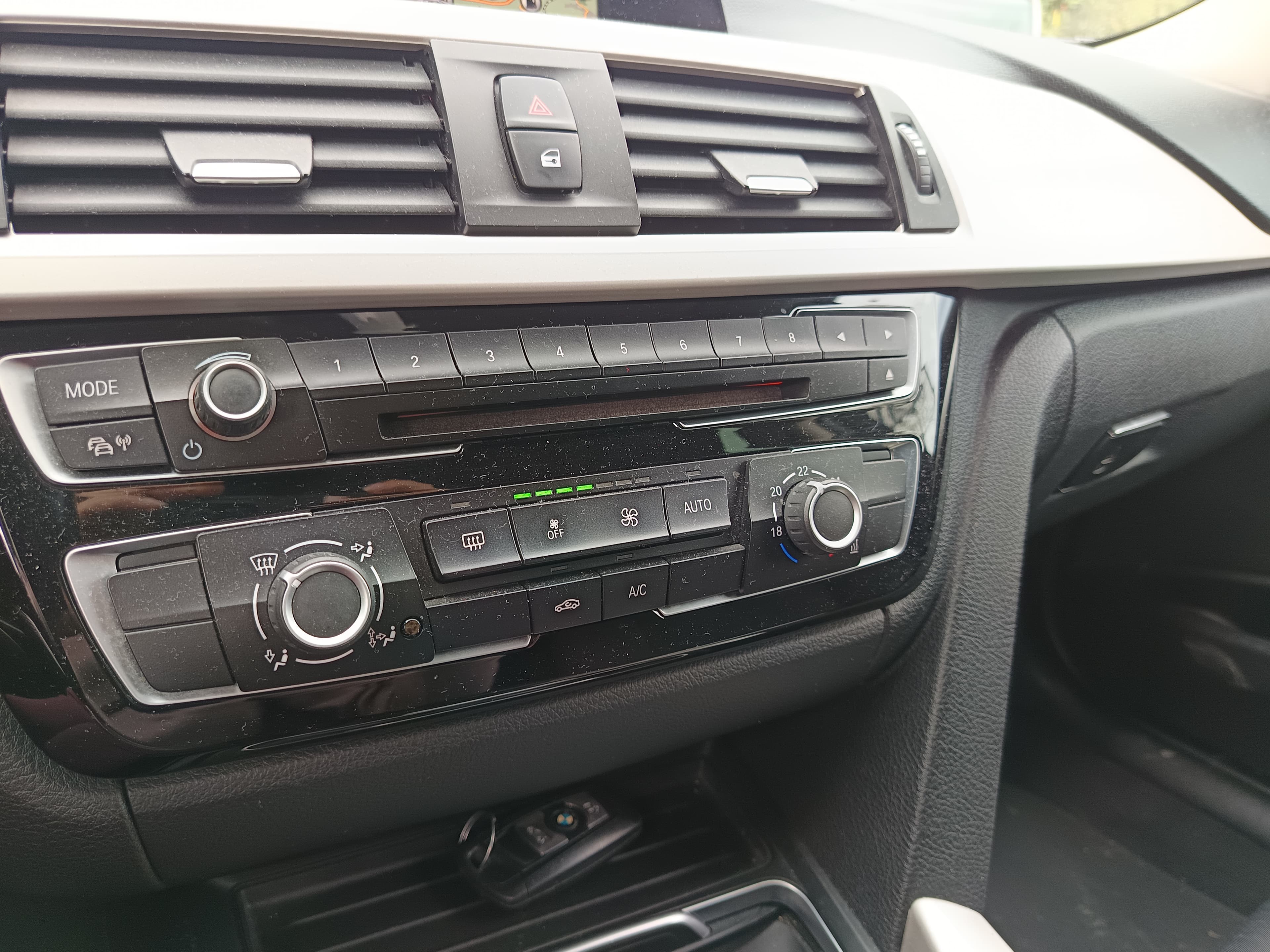 BMW 318 d · Ano 2016 — imagen 40