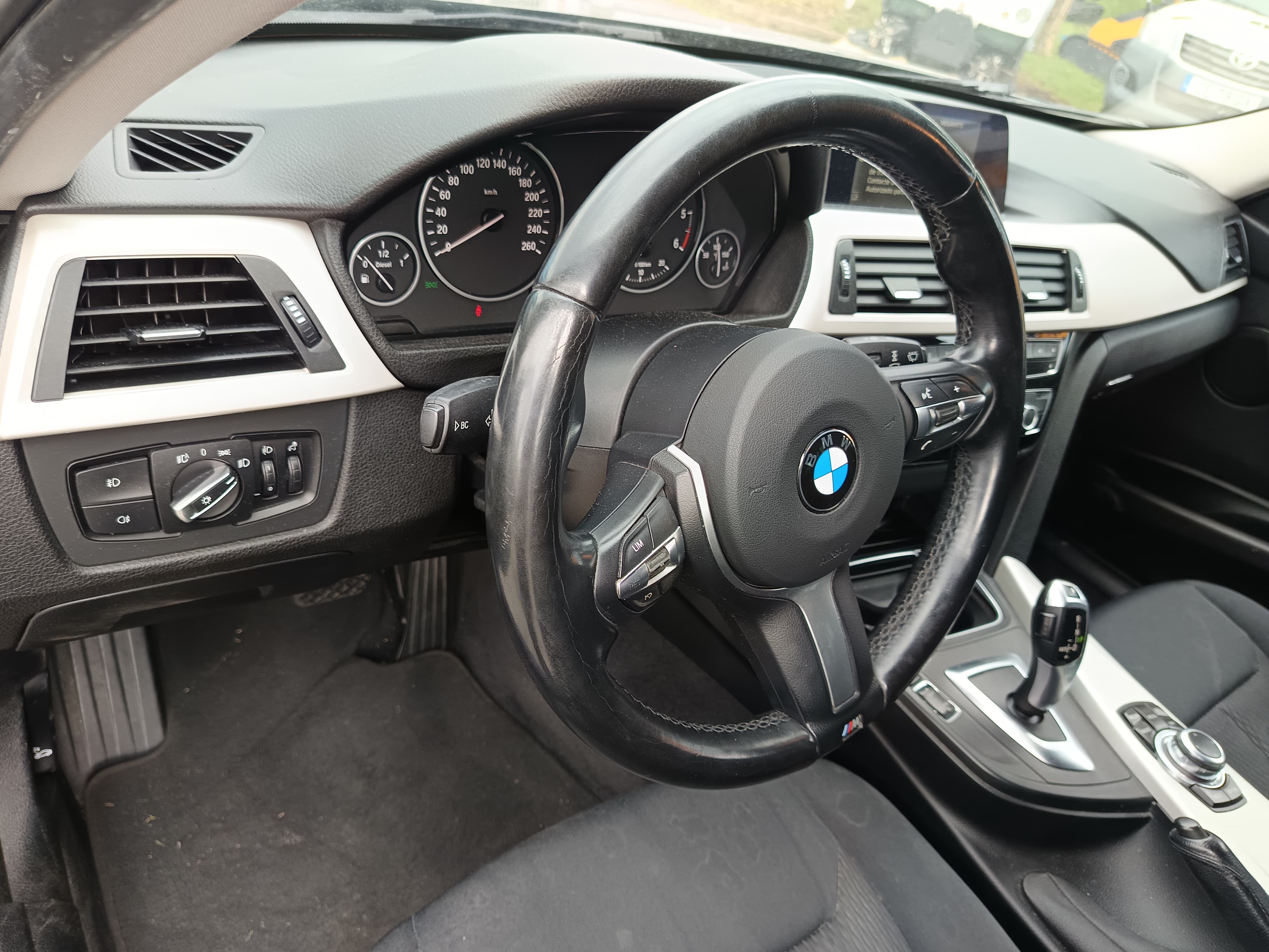BMW 318 d · Ano 2016 — imagen 36