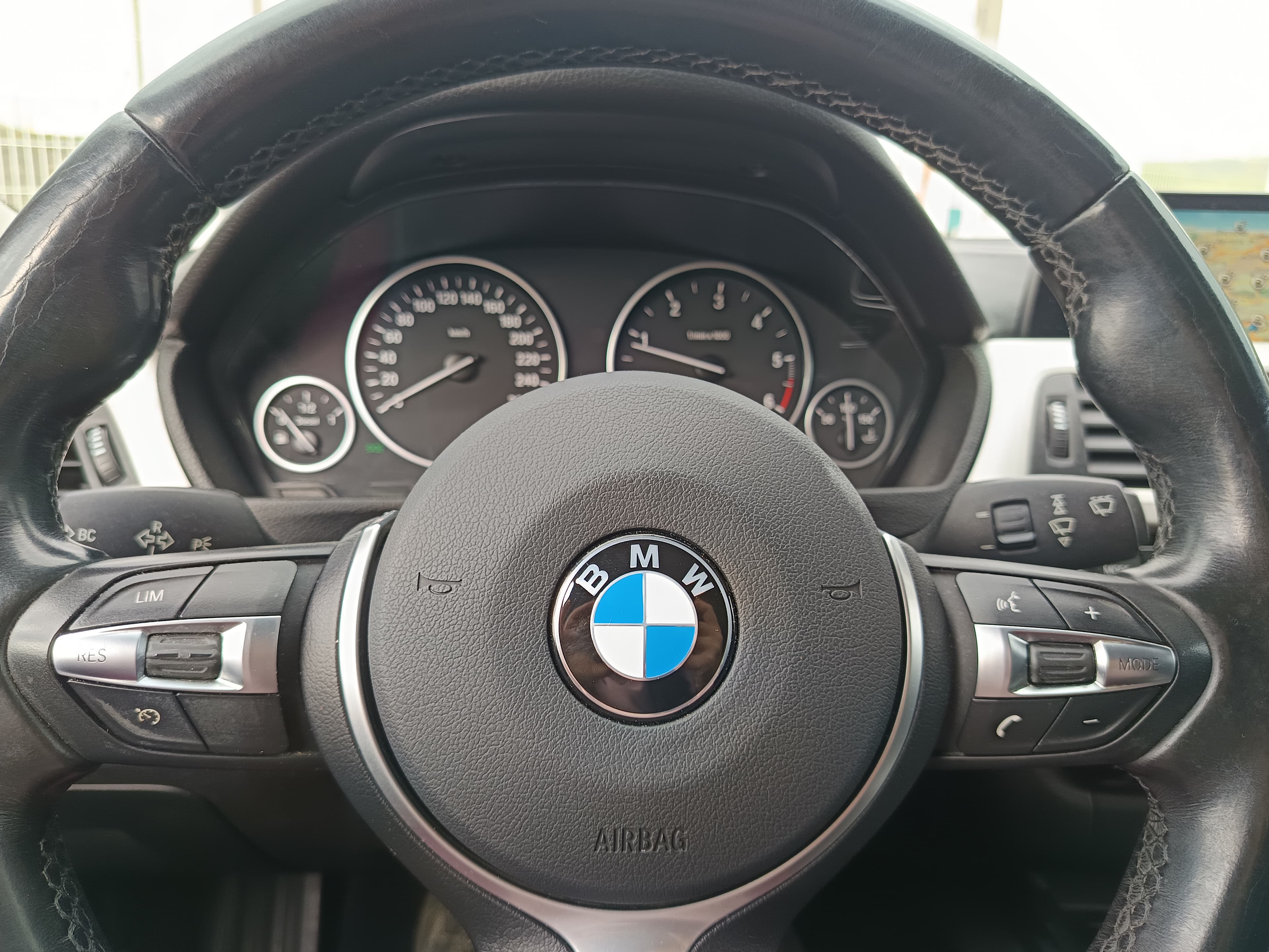 BMW 318 d · Ano 2016 — imagen 43