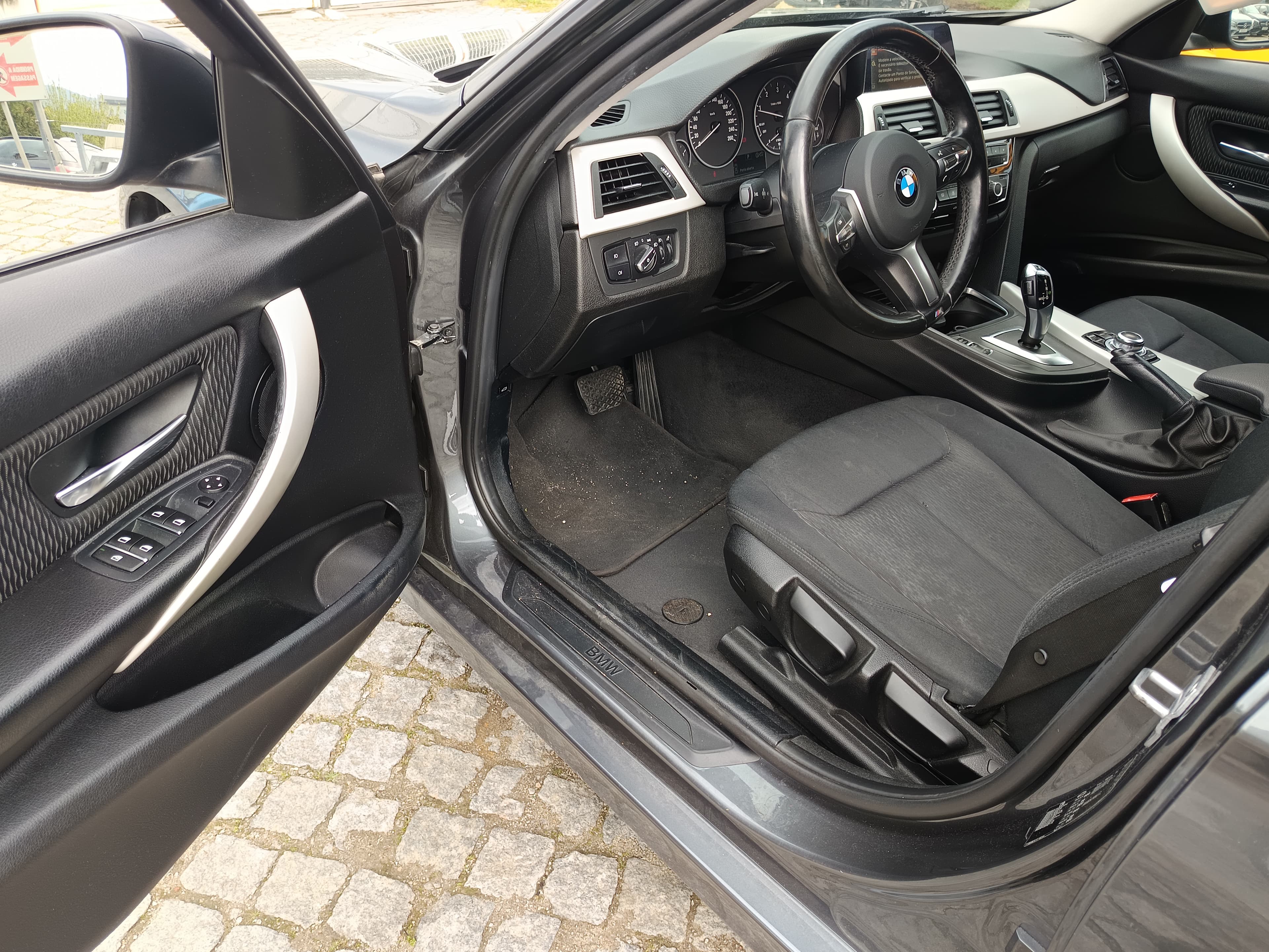BMW 318 d · Ano 2016 — imagen 32