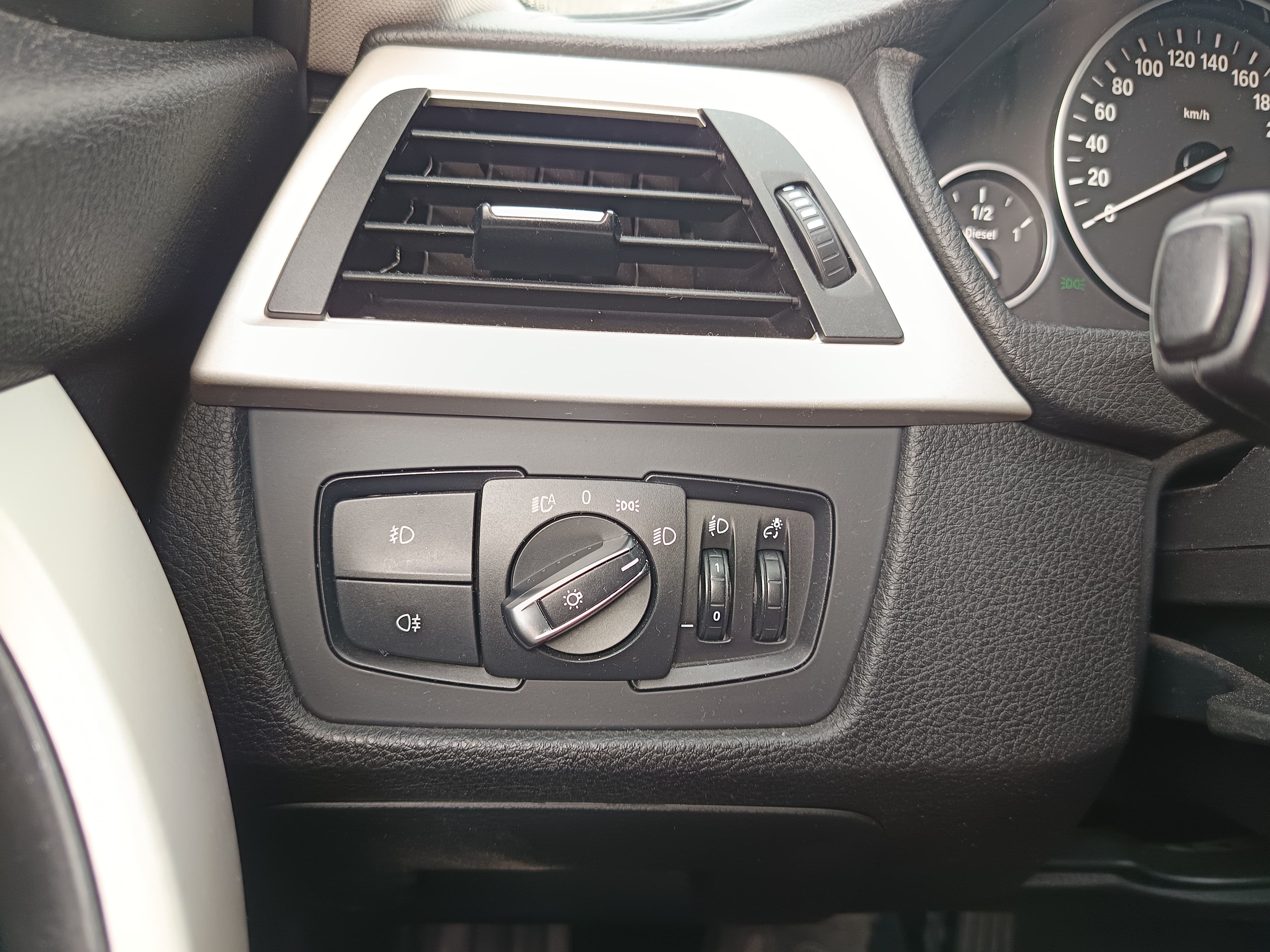 BMW 318 d · Ano 2016 — imagen 47