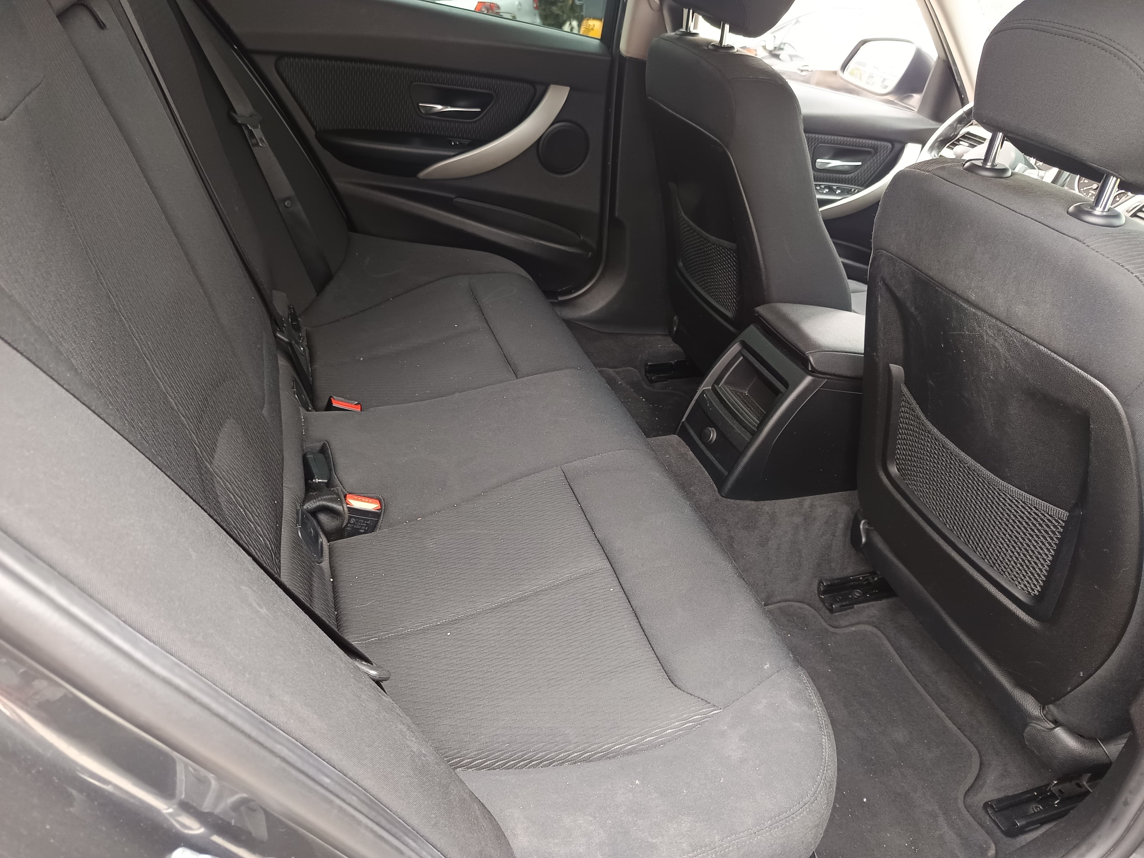 BMW 318 d · Ano 2016 — imagen 24