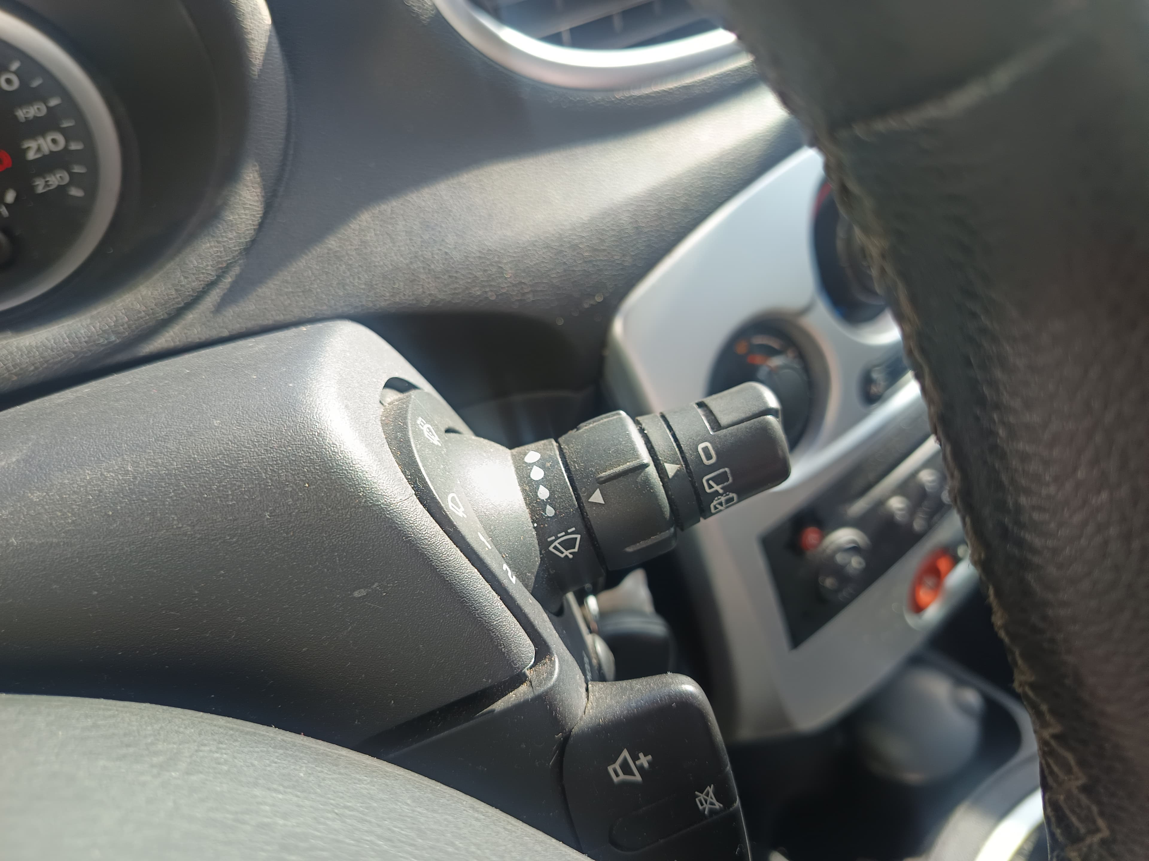 Renault Clio · Ano 2008 — imagen 34