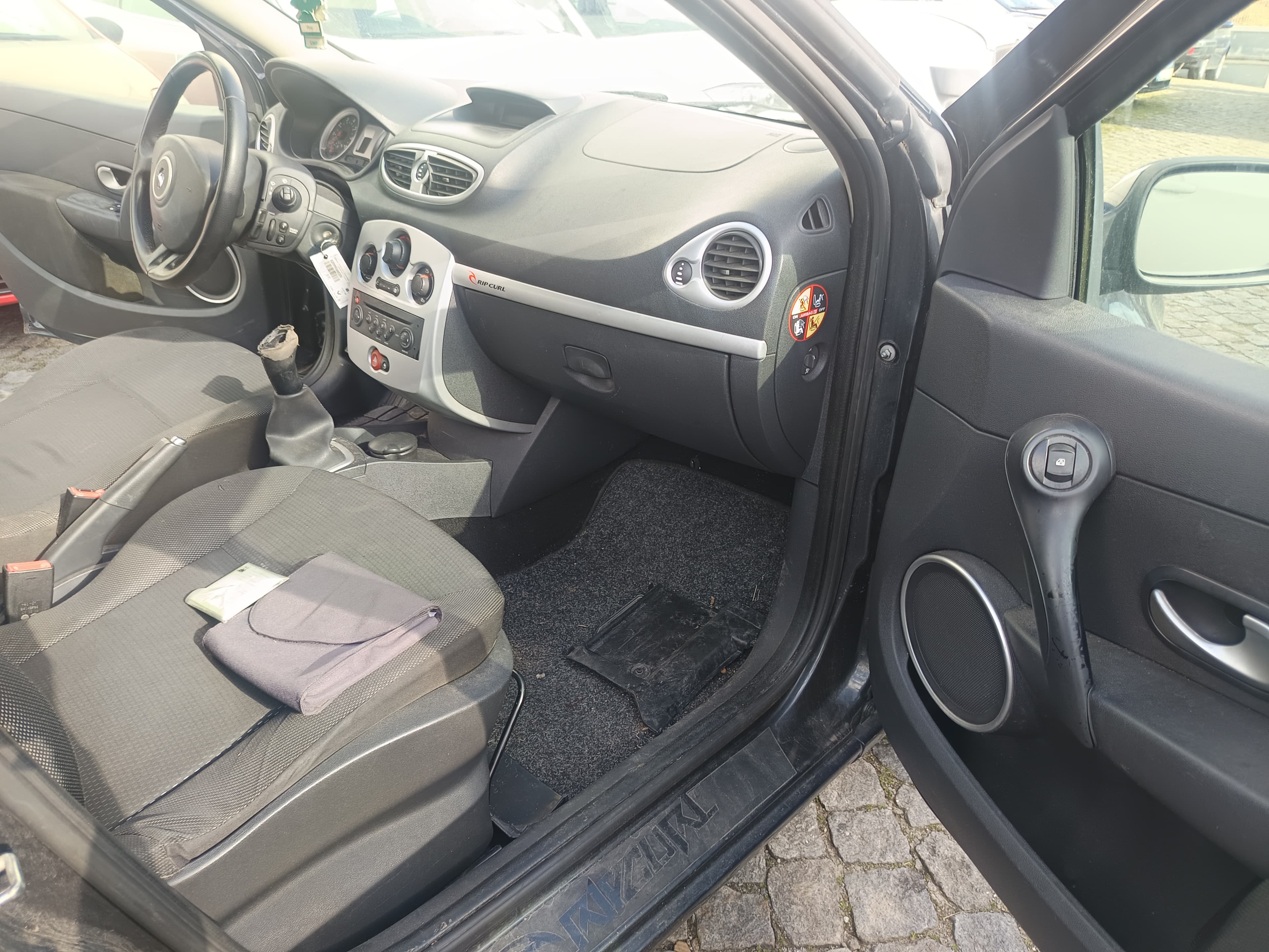Renault Clio · Ano 2008 — imagen 21