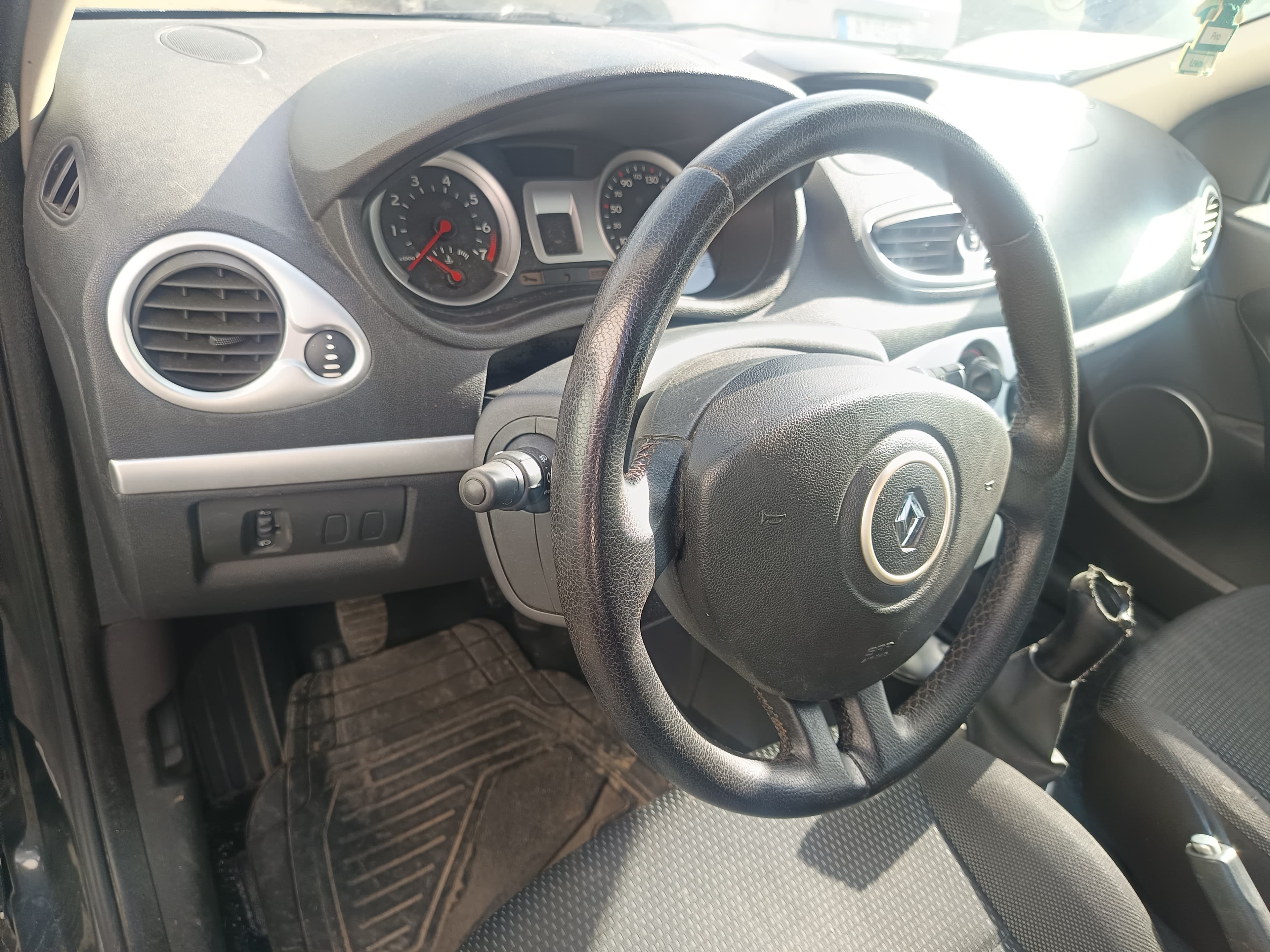 Renault Clio · Ano 2008 — imagen 29