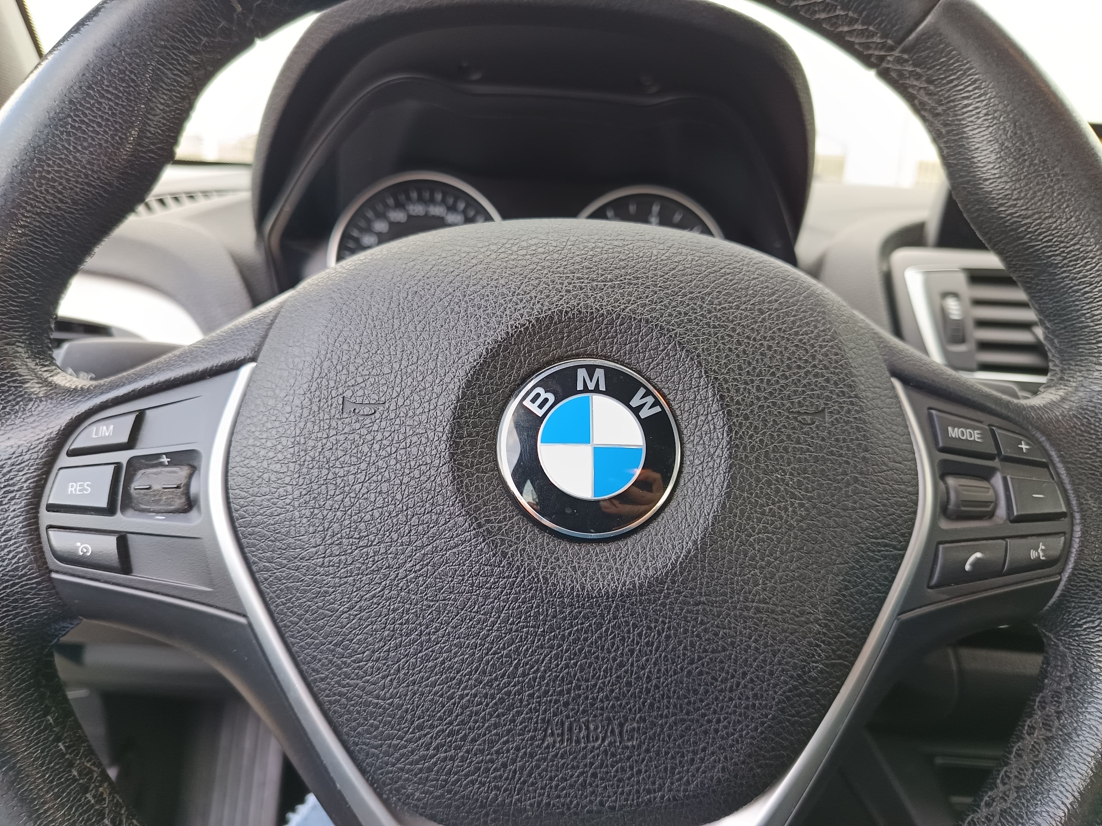 BMW 116d · Ano 2017 — imagem 40