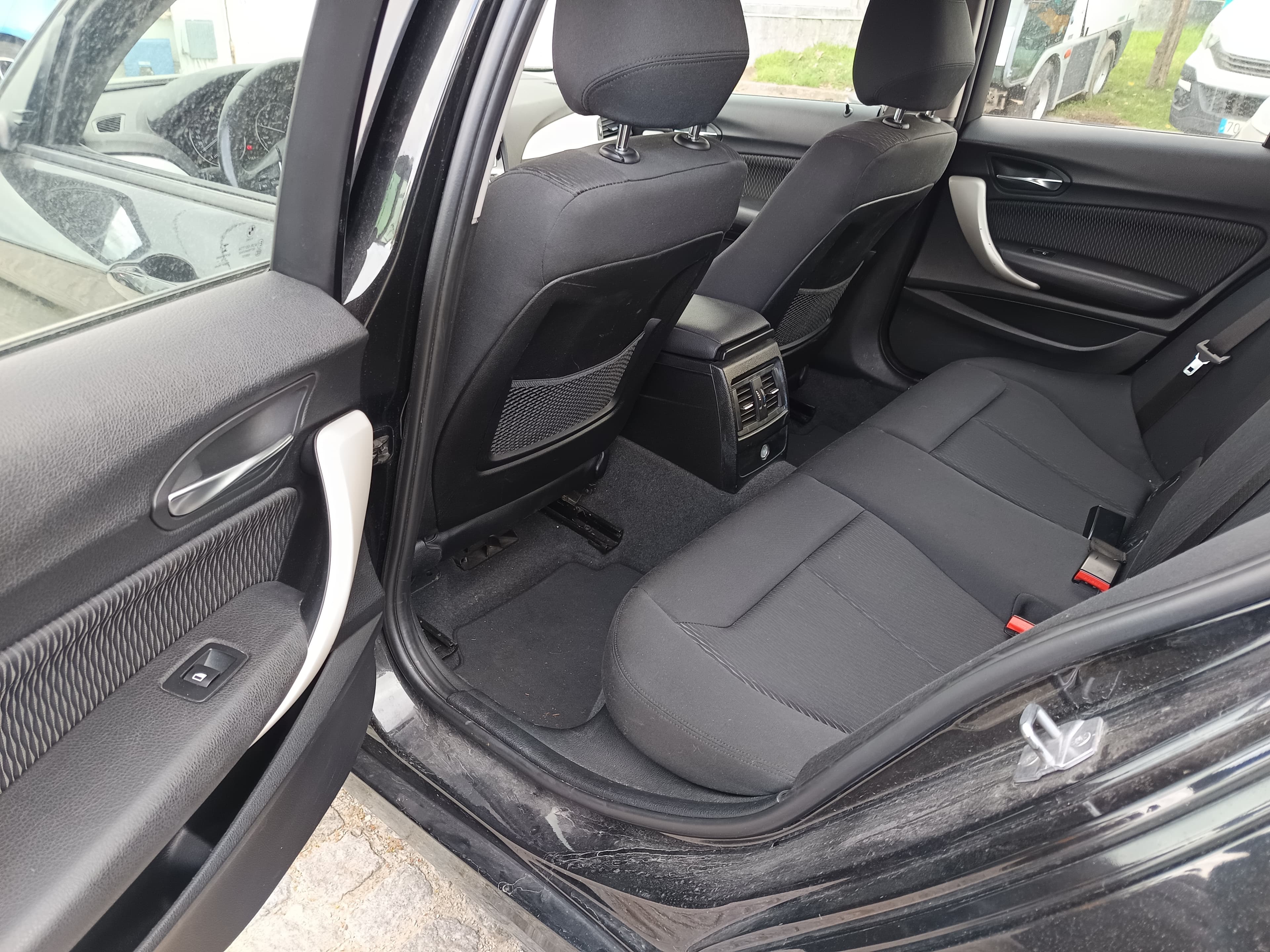 BMW 116d · Ano 2017 — imagem 28