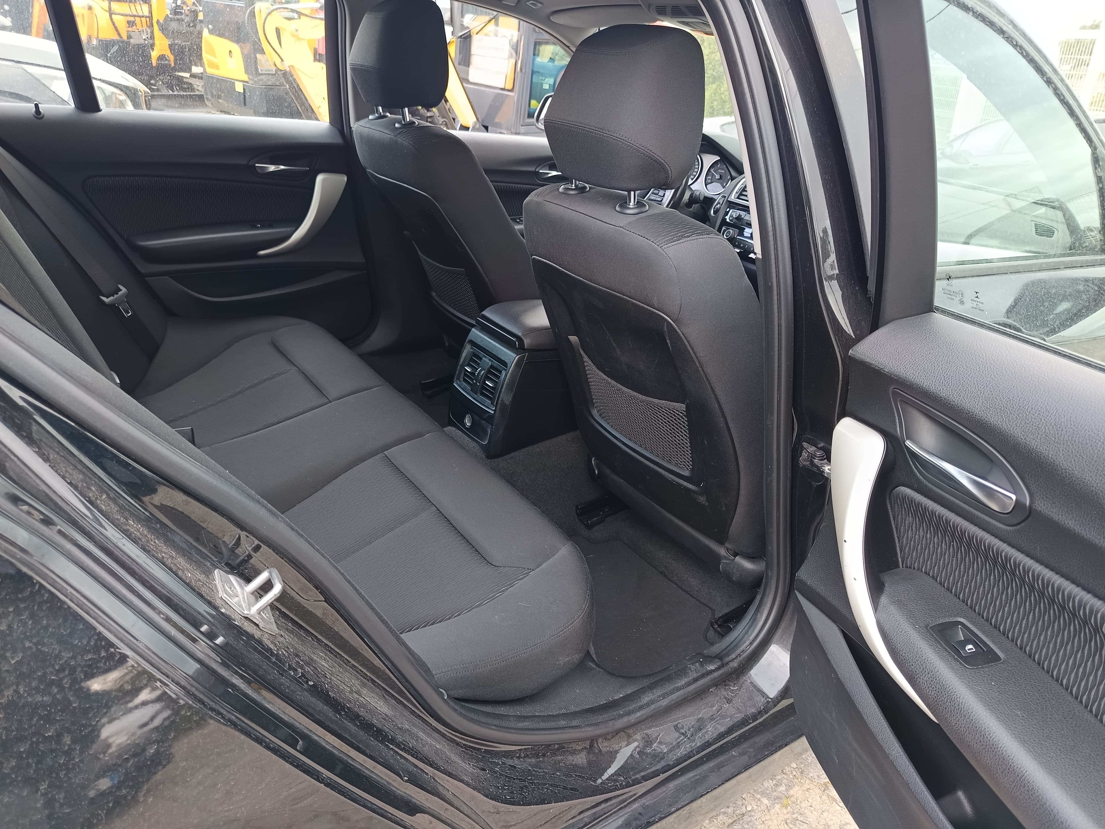 BMW 116d · Ano 2017 — imagem 21