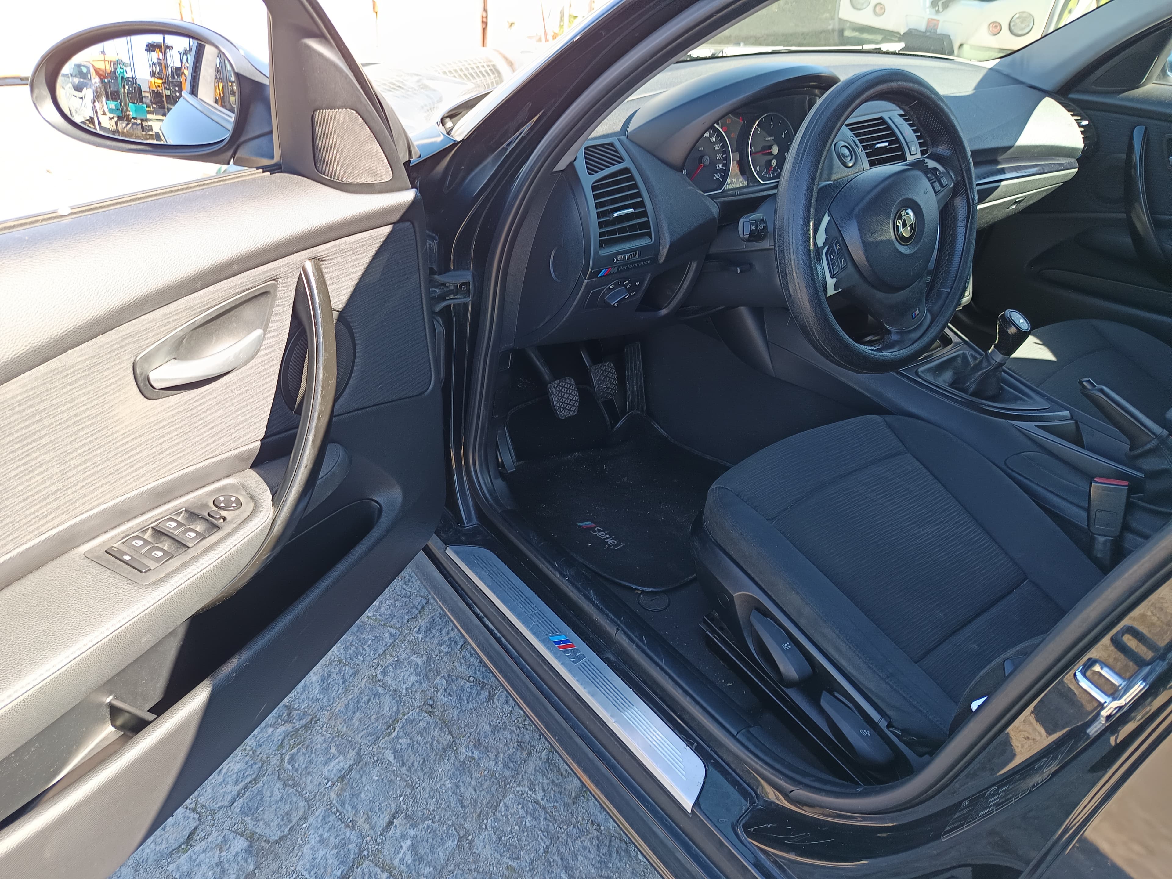 BMW 120d · Ano 2004 — imagen 27