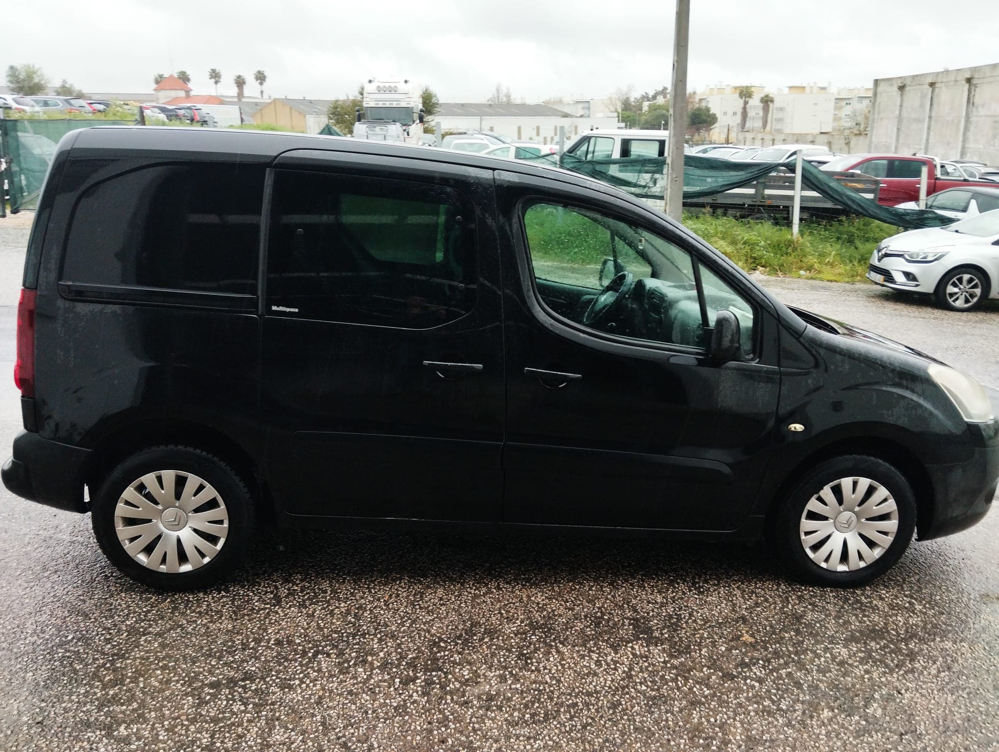 Citroën Berlingo · Ano 2012 — image 6