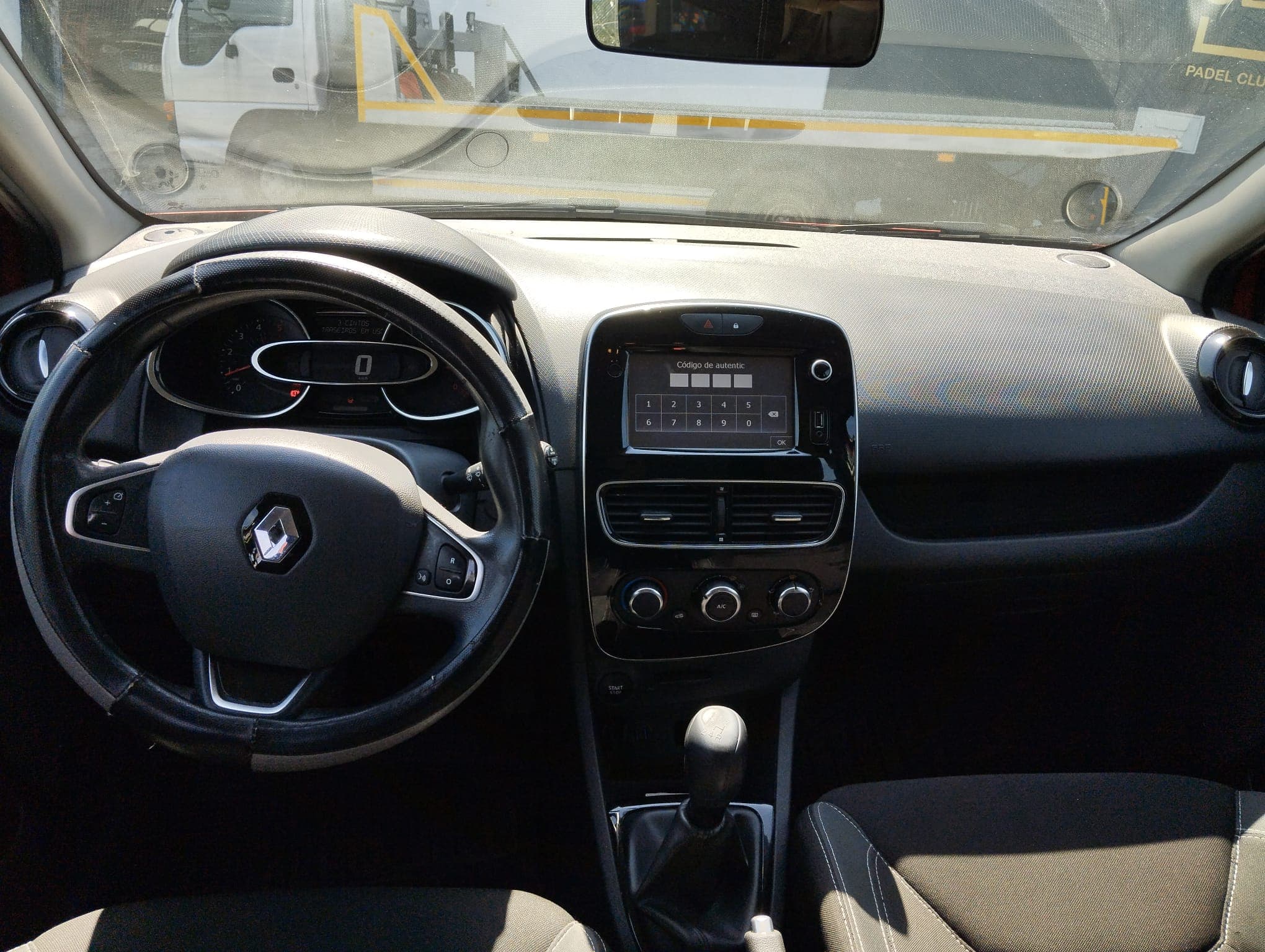 Renault Clio · Ano 2018 — imagem 23