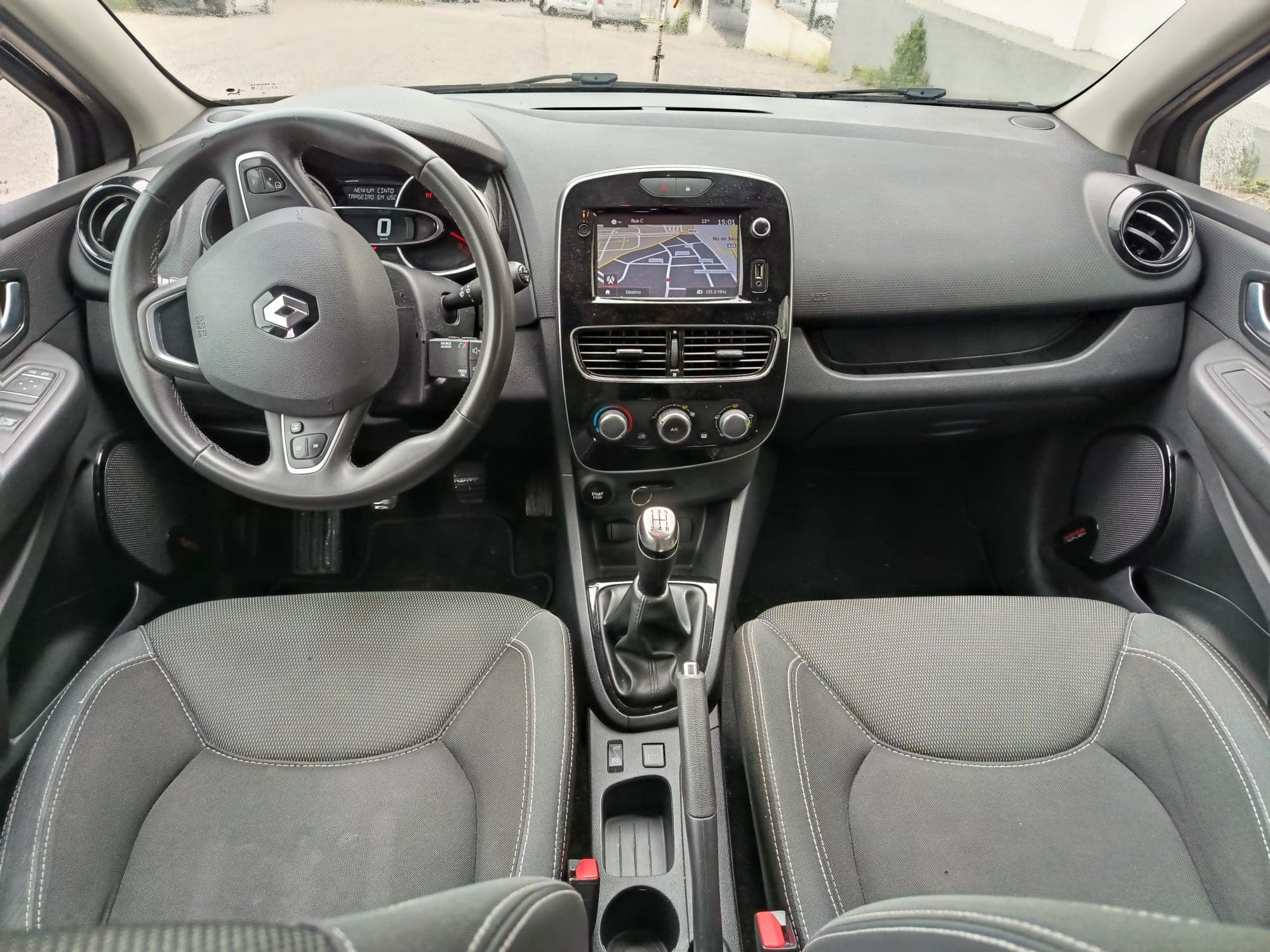 Renault Clio · Ano 2018 — imagem 13