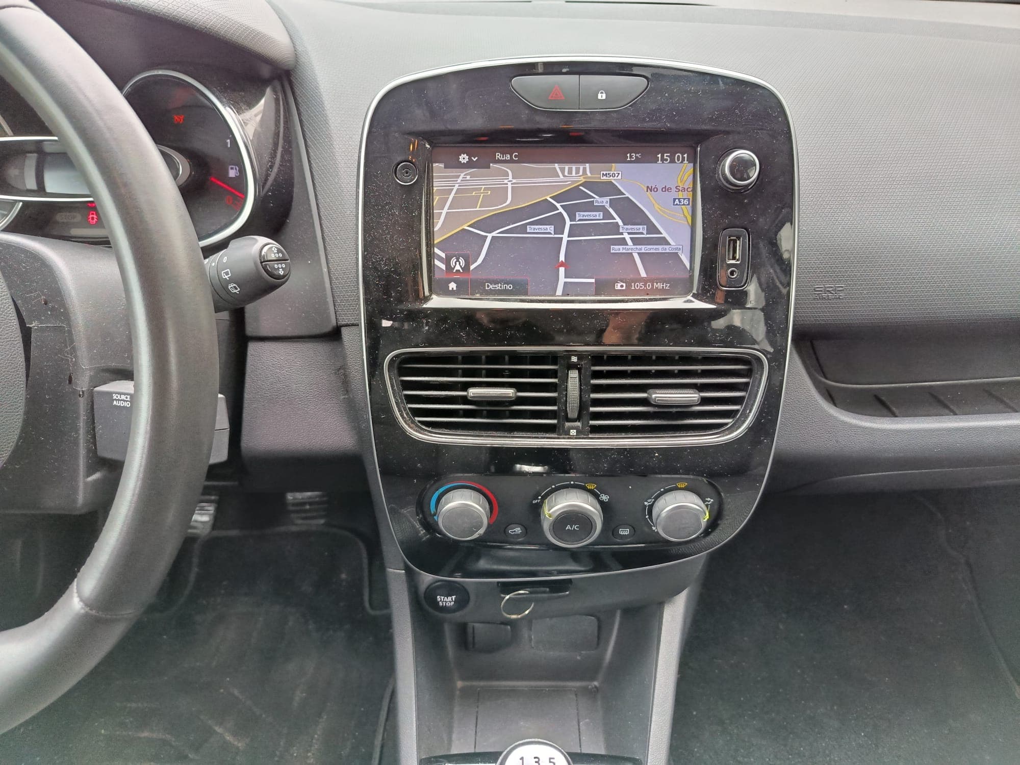 Renault Clio · Ano 2018 — imagem 14