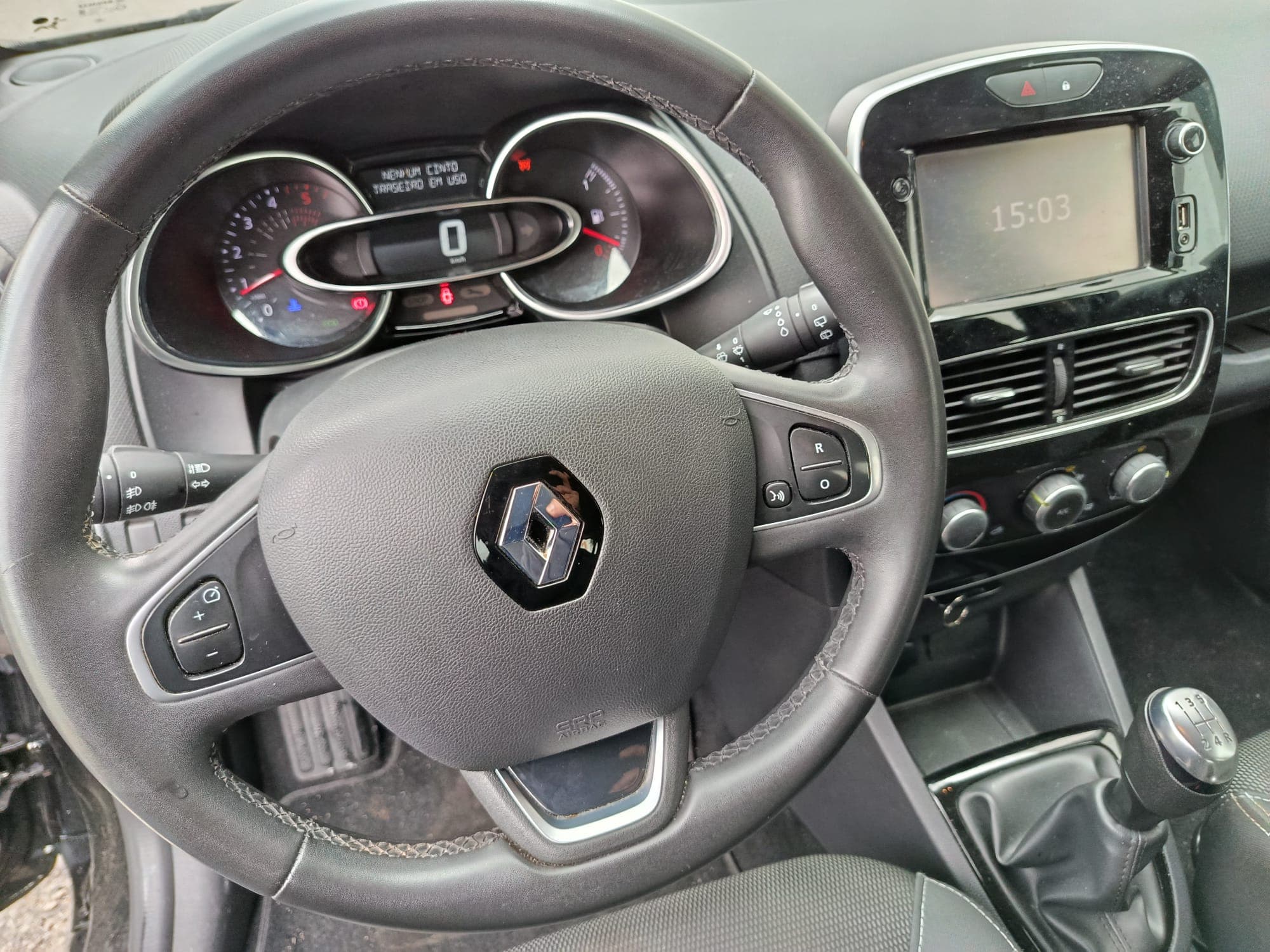 Renault Clio · Ano 2018 — imagem 8