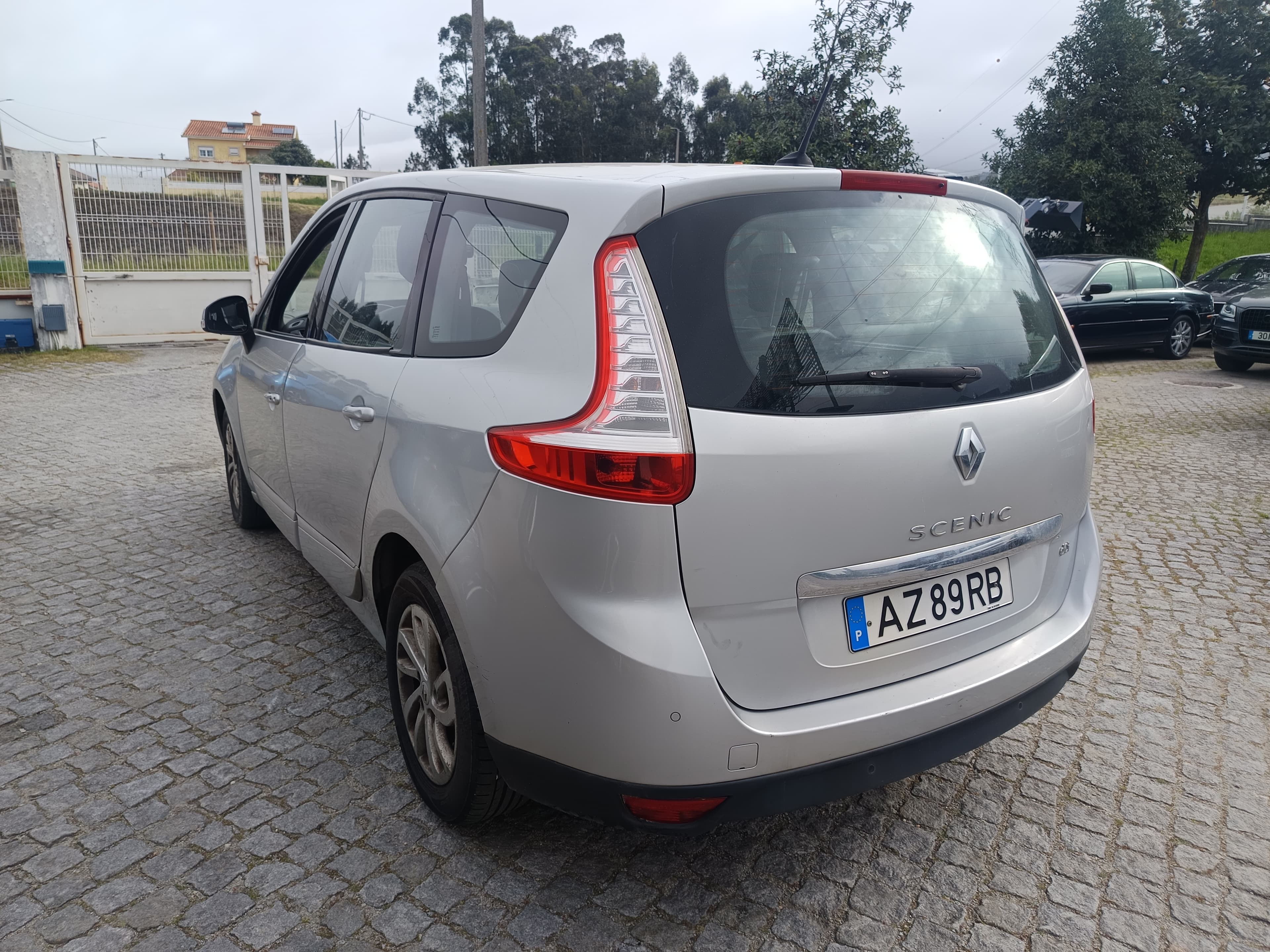 Renault Scénic · 7 Lugares · Ano 2013 — image 6