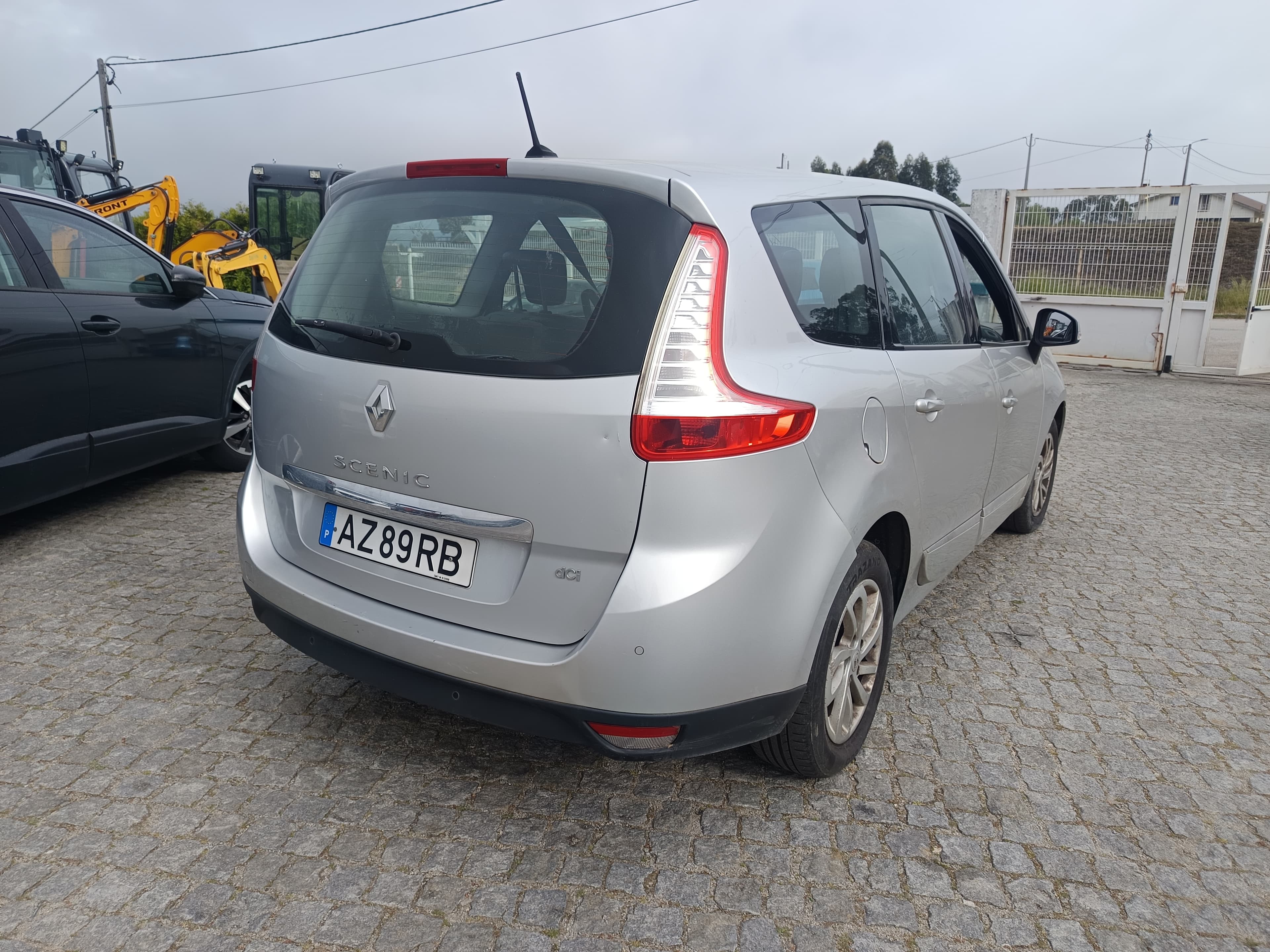 Renault Scénic · 7 Lugares · Ano 2013 — image 4