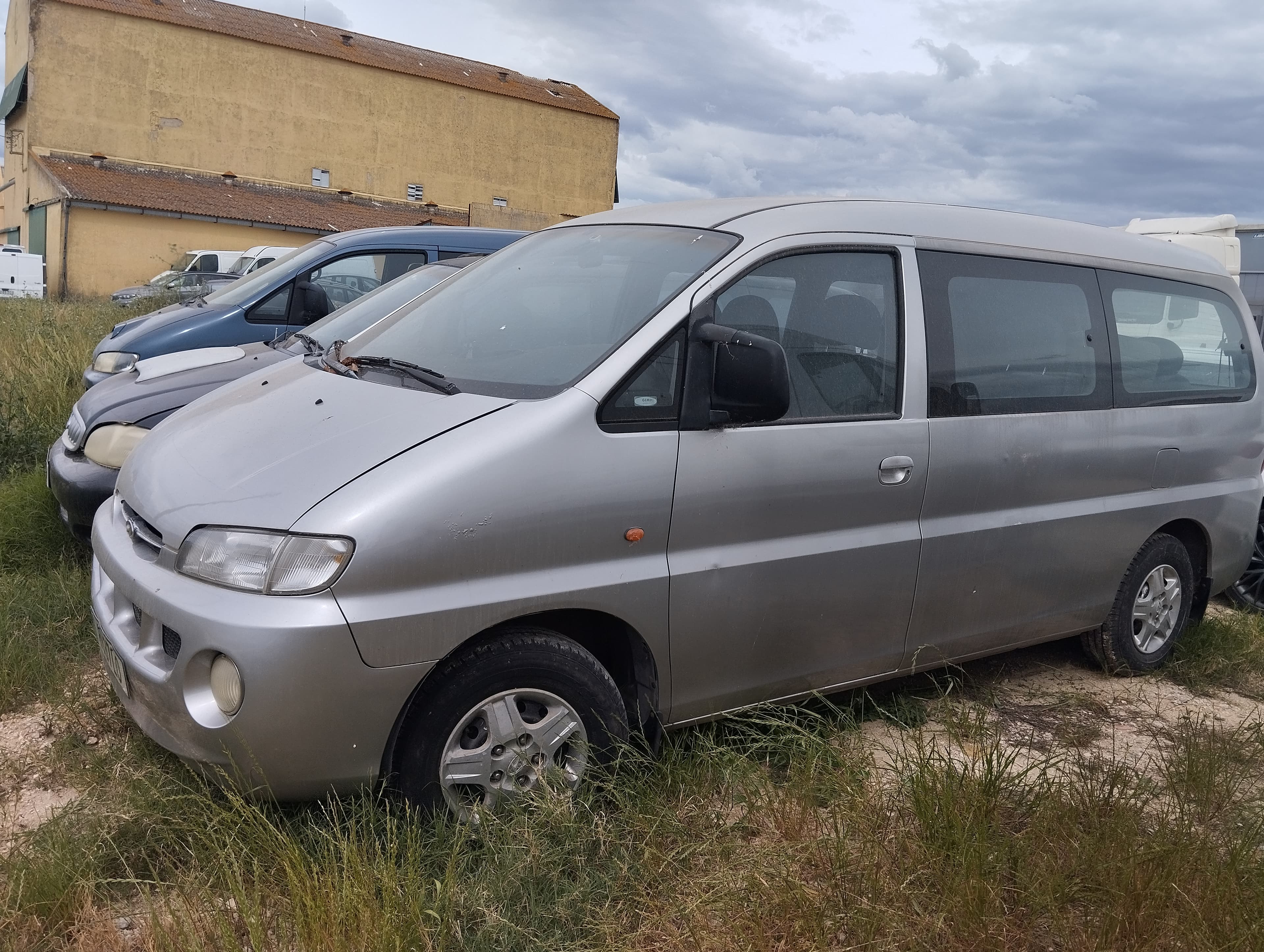 Hyundai H1 Starex 2.5 TD · Ano 1998 — imagen 1