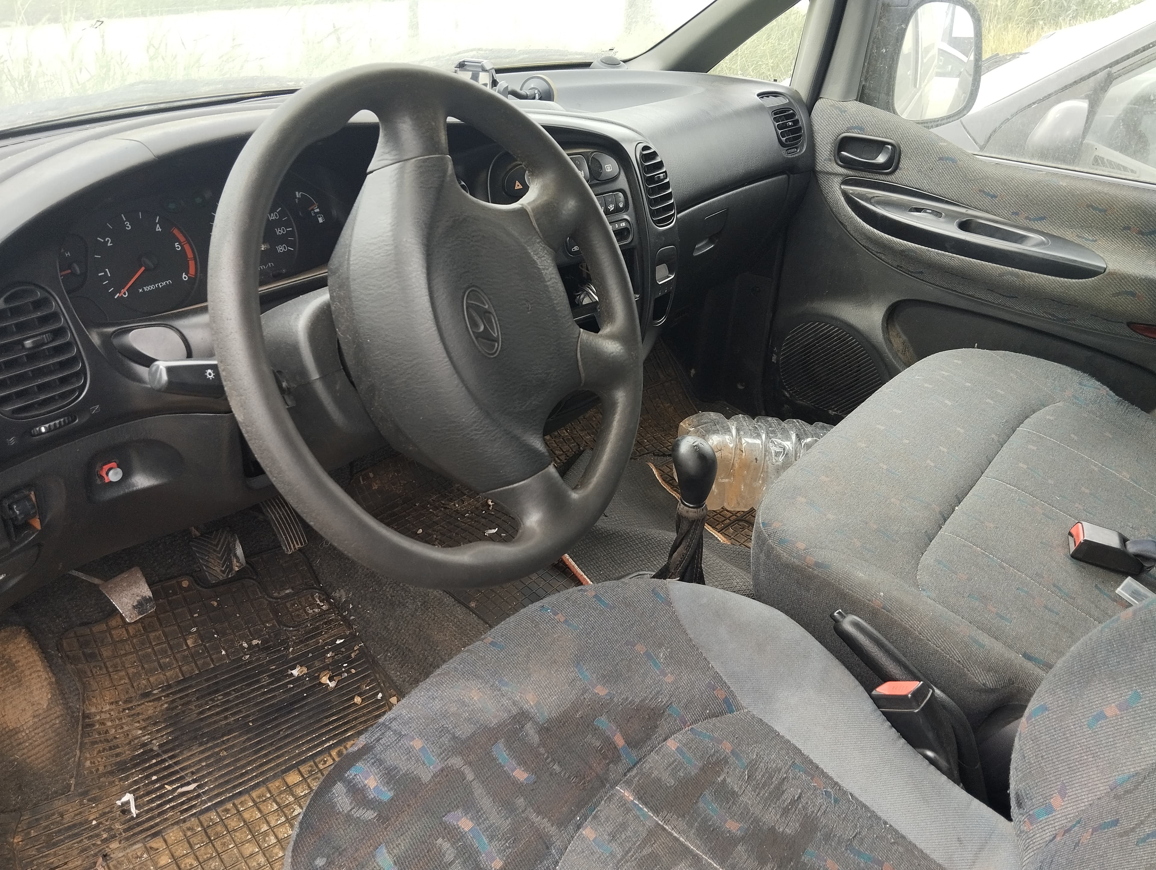 Hyundai H1 Starex 2.5 TD · Ano 1998 — imagen 7
