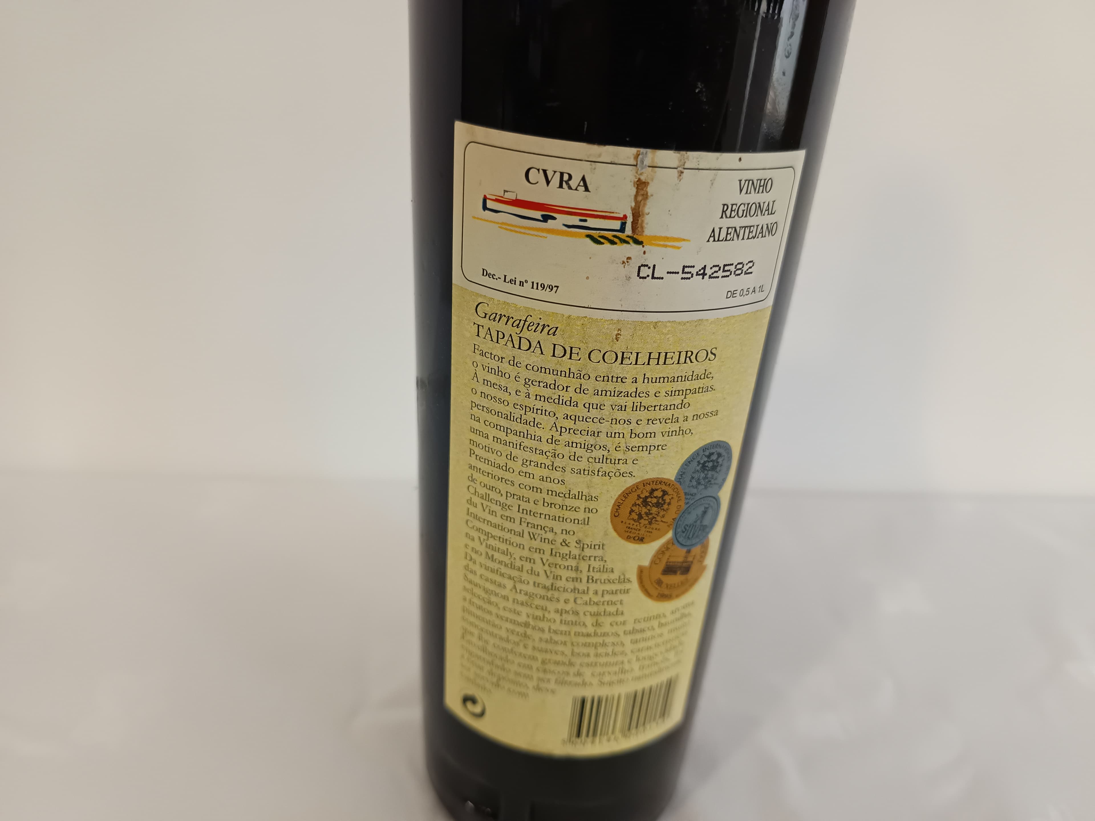 Garrafa de vinho tinto Garrafeira Tapada de Coelheiros 2000 — imagem 3