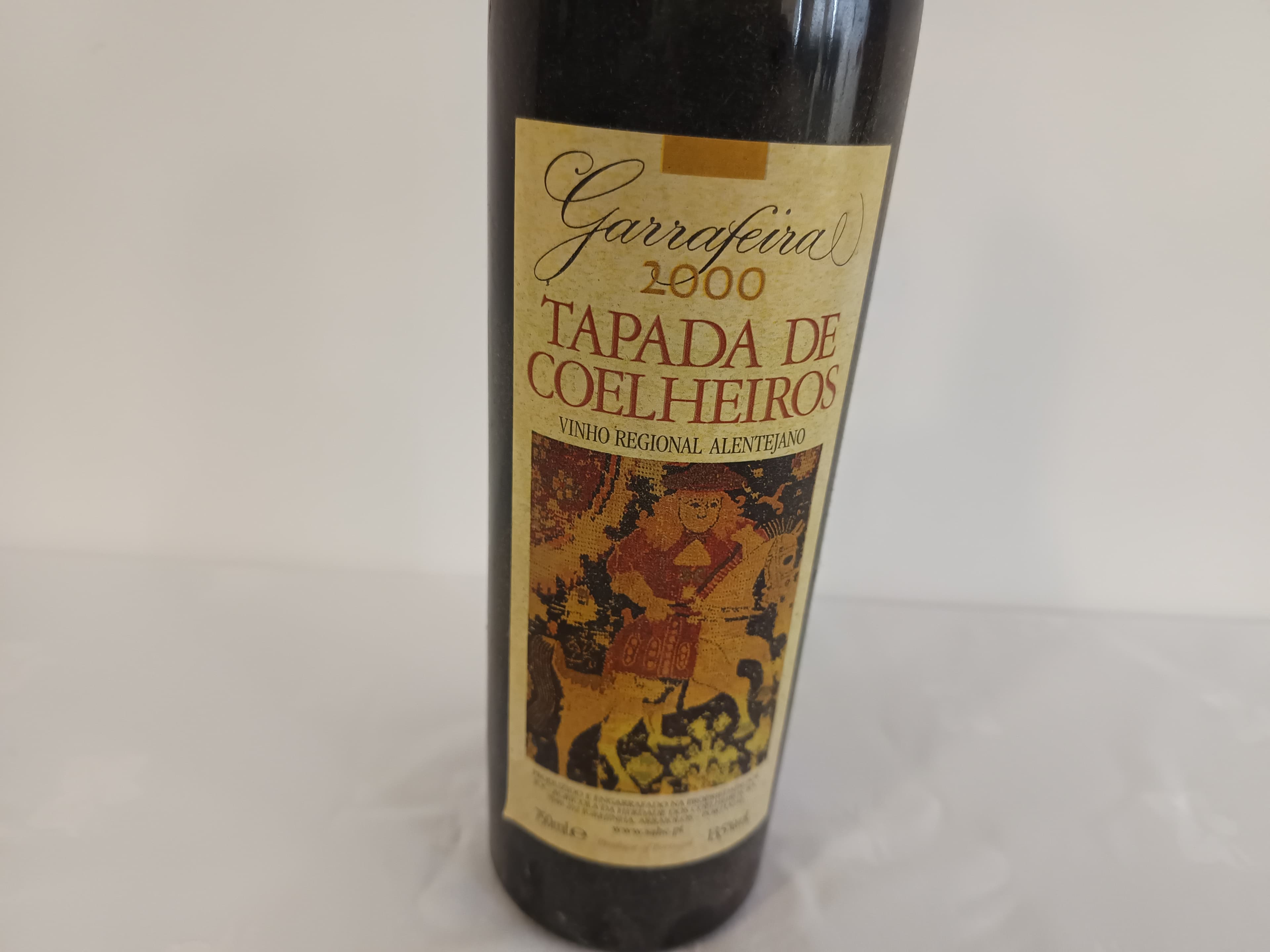 Garrafa de vinho tinto Garrafeira Tapada de Coelheiros 2000 — imagem 2