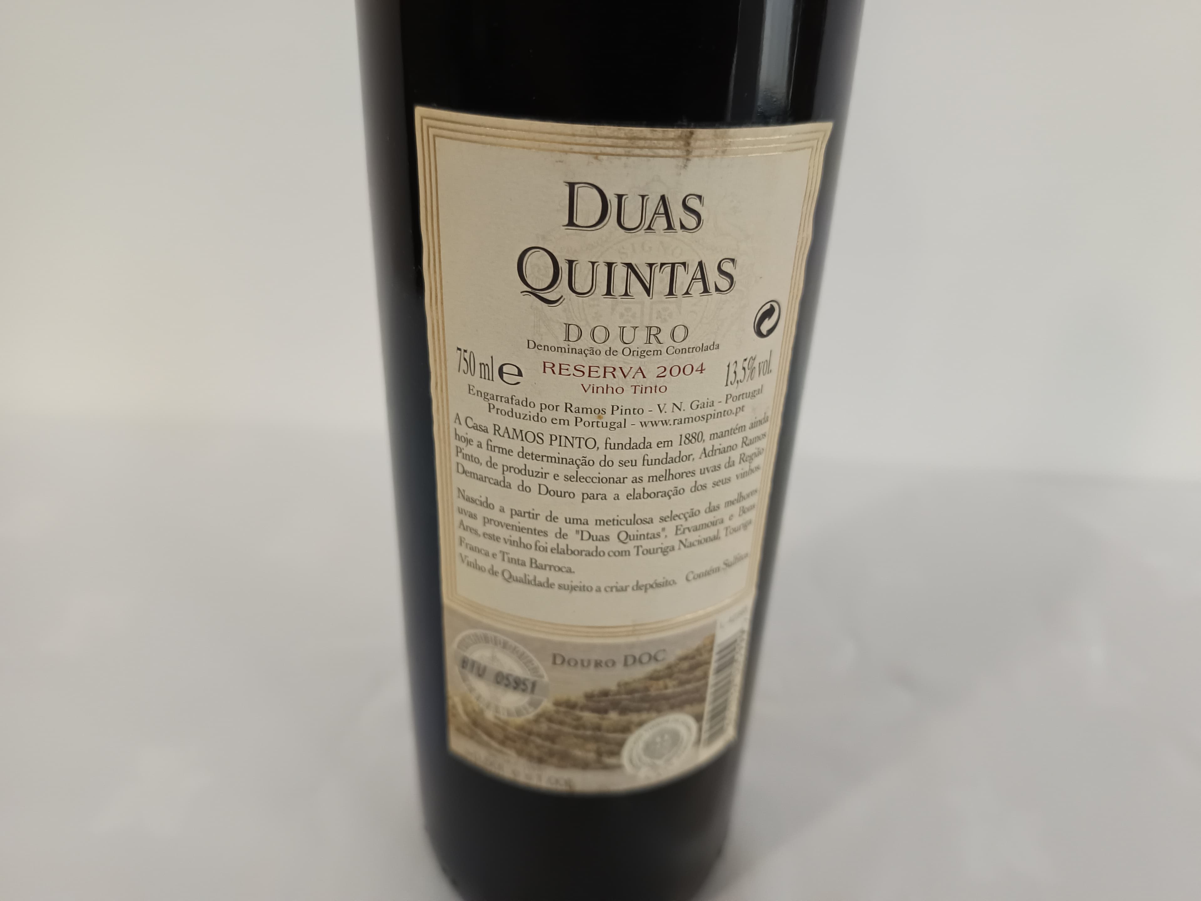 Garrafa de vinho tinto Duas Quintas Douro Reserva 2004 — imagen 3