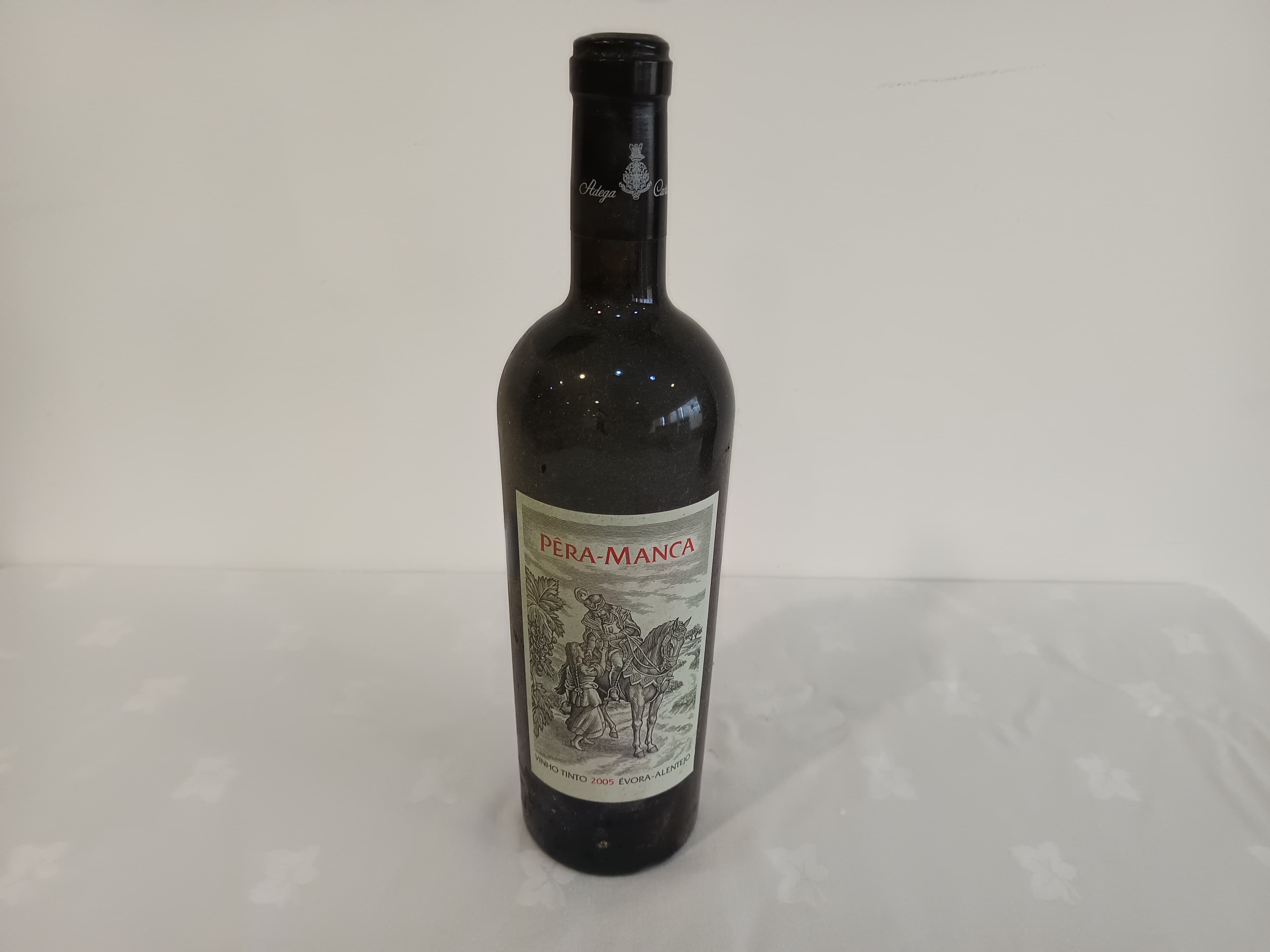 Garrafa de vinho tinto Pêra-Manca 2005