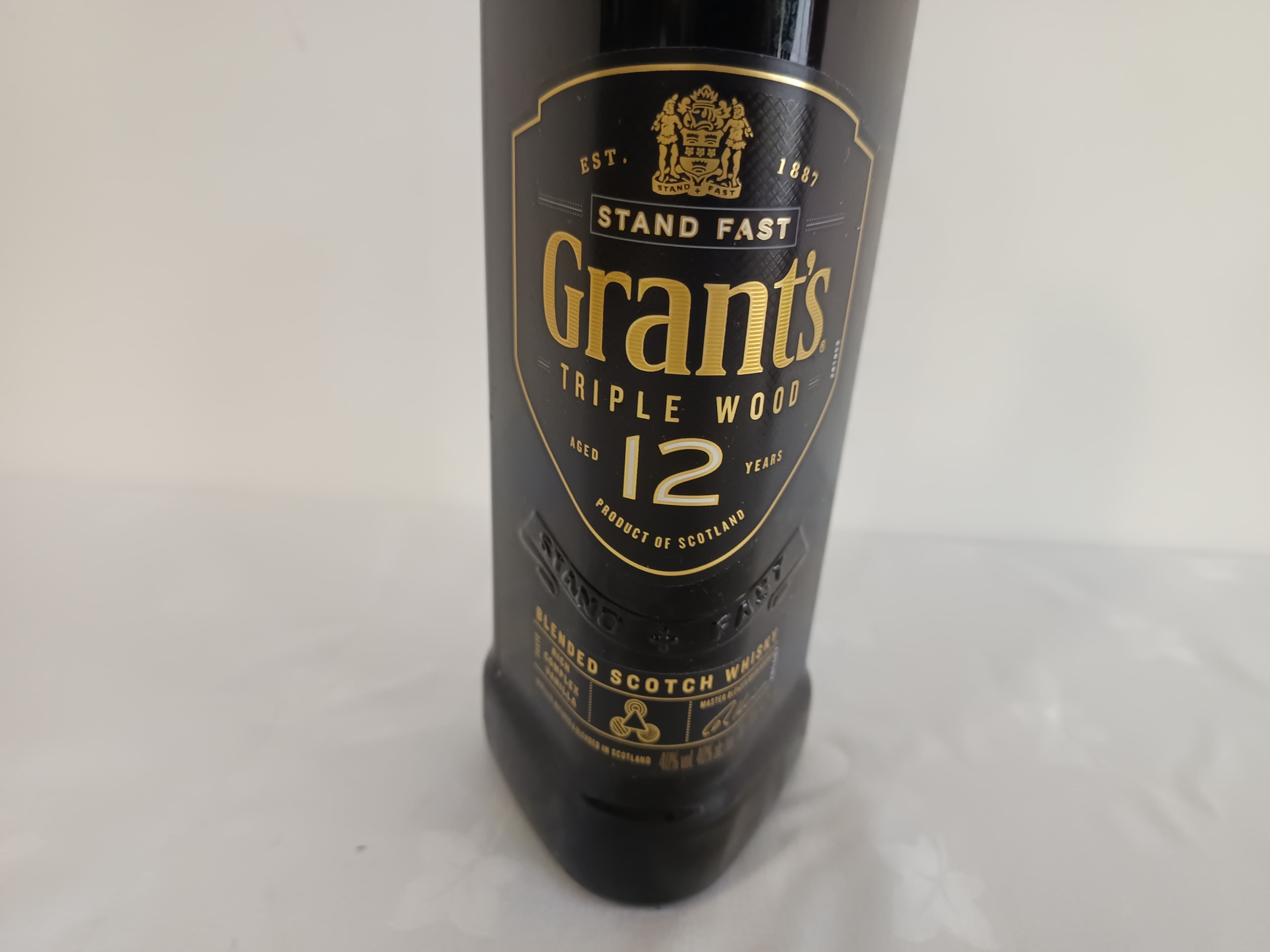 Garrafa de Whisky Grant's Triple Wood 12 anos — image 2