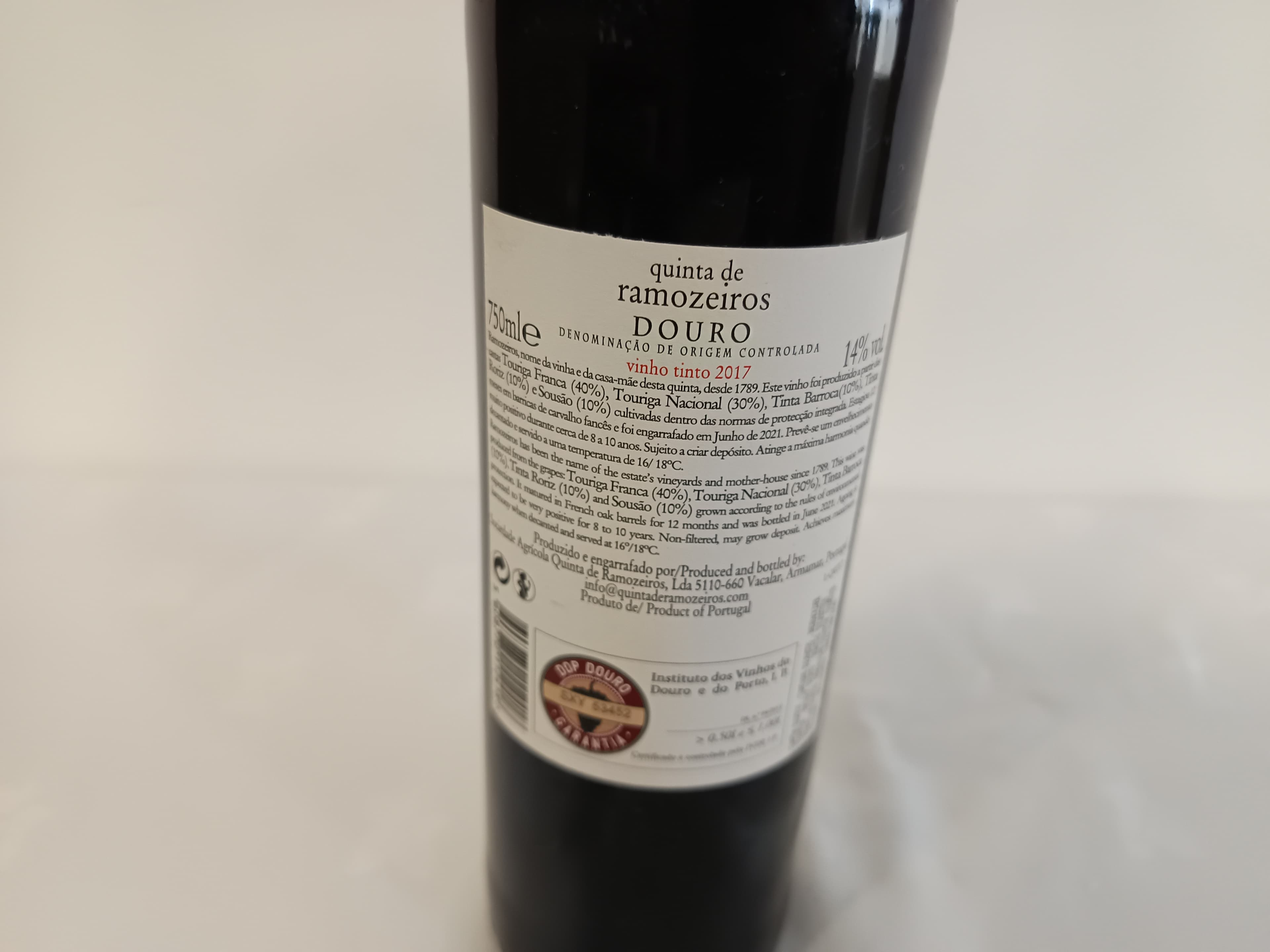 Garrafa de vinho tinto Quinta de Ramozeiros Douro 2017 — imagen 4
