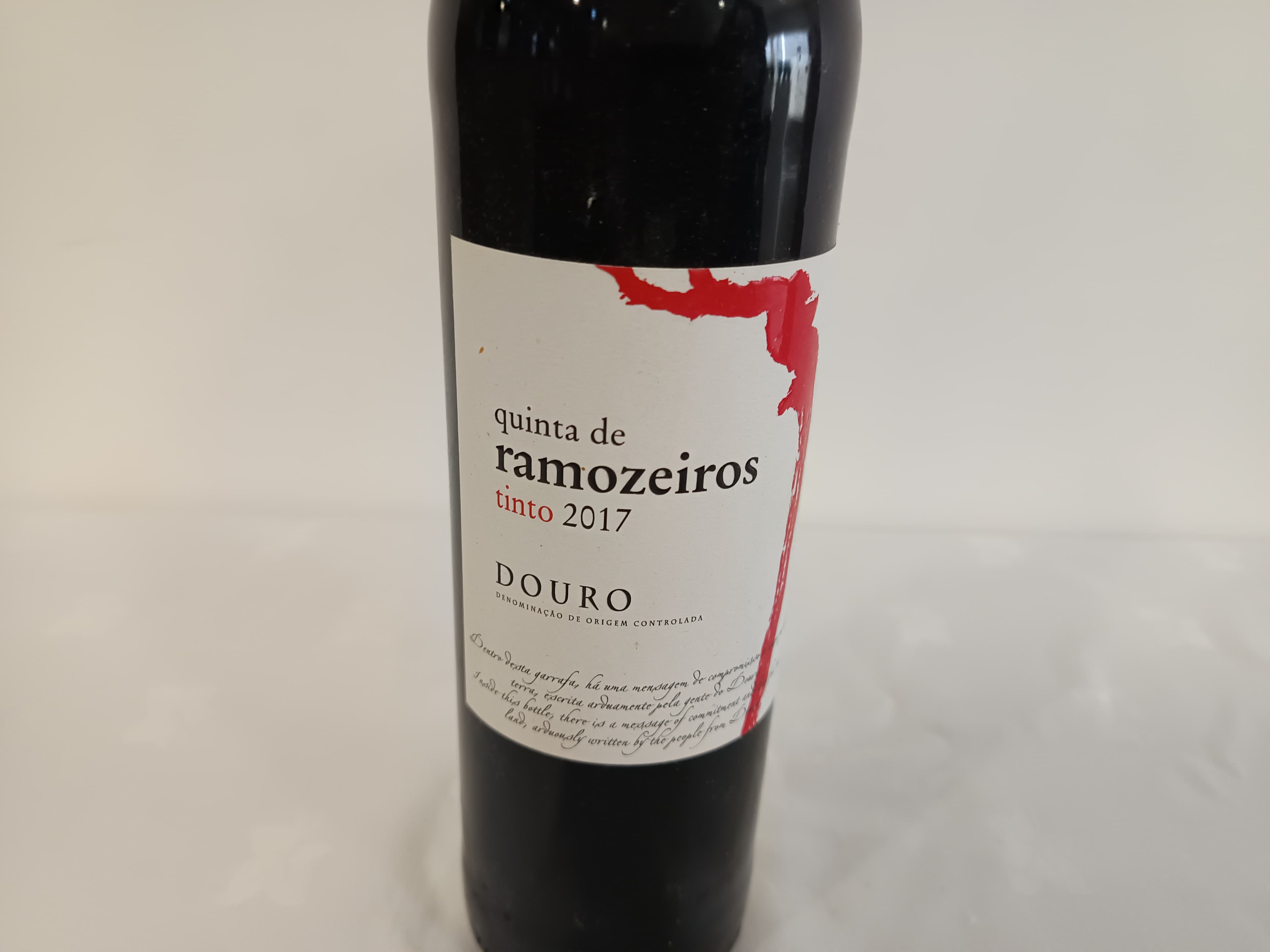 Garrafa de vinho tinto Quinta de Ramozeiros Douro 2017 — imagen 2