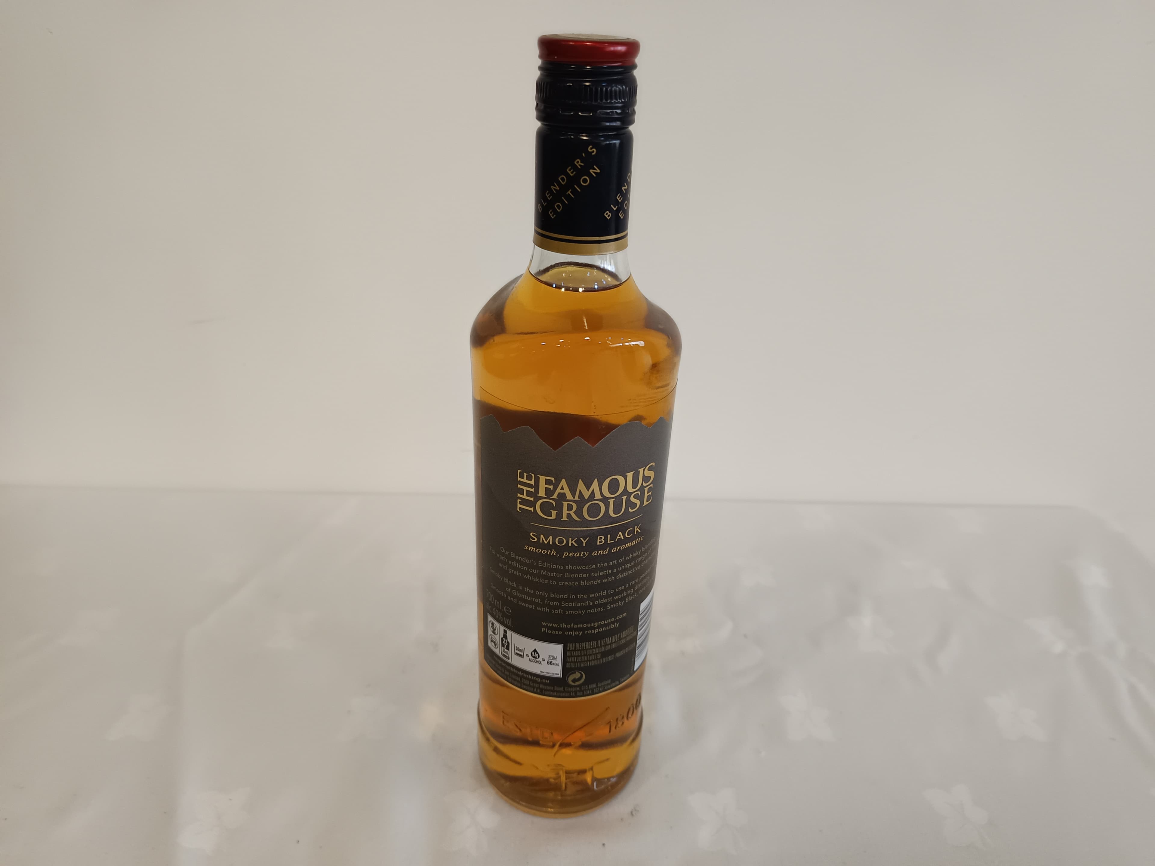Garrafa de Whisky The Famous Grouse Smiky Black — imagen 3