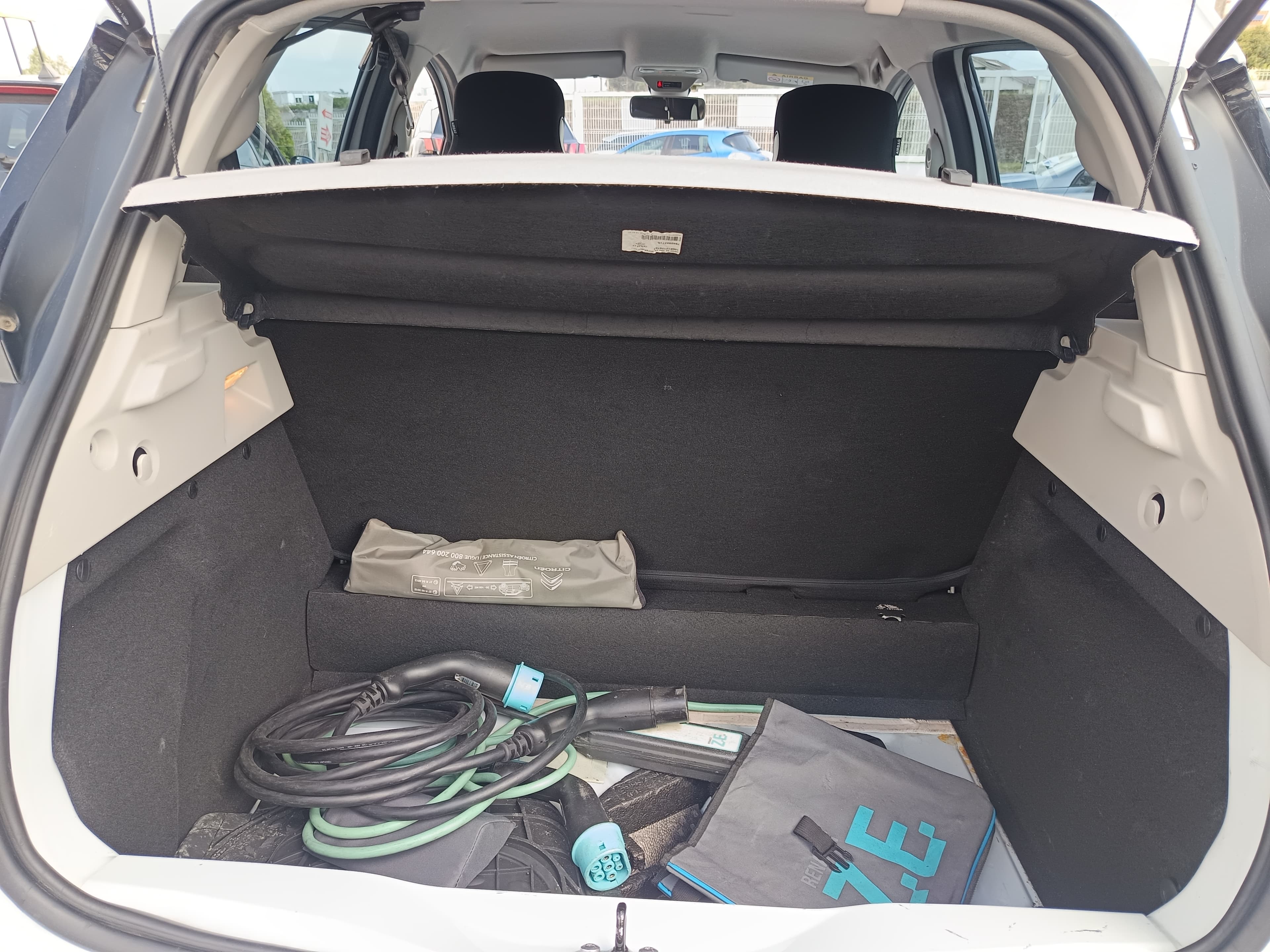 Renault Zoe · Ano 2015 — imagem 18