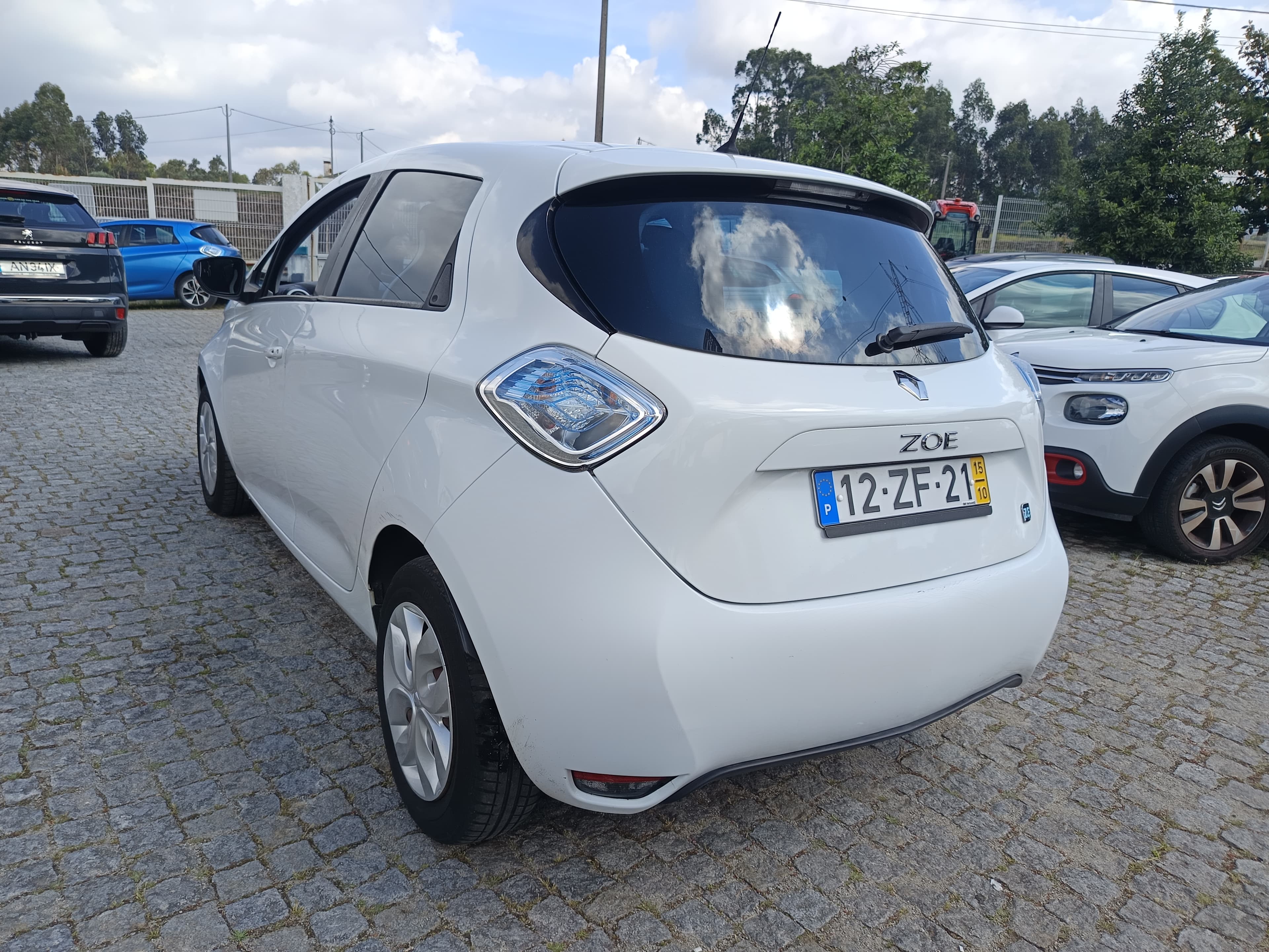 Renault Zoe · Ano 2015 — imagem 6