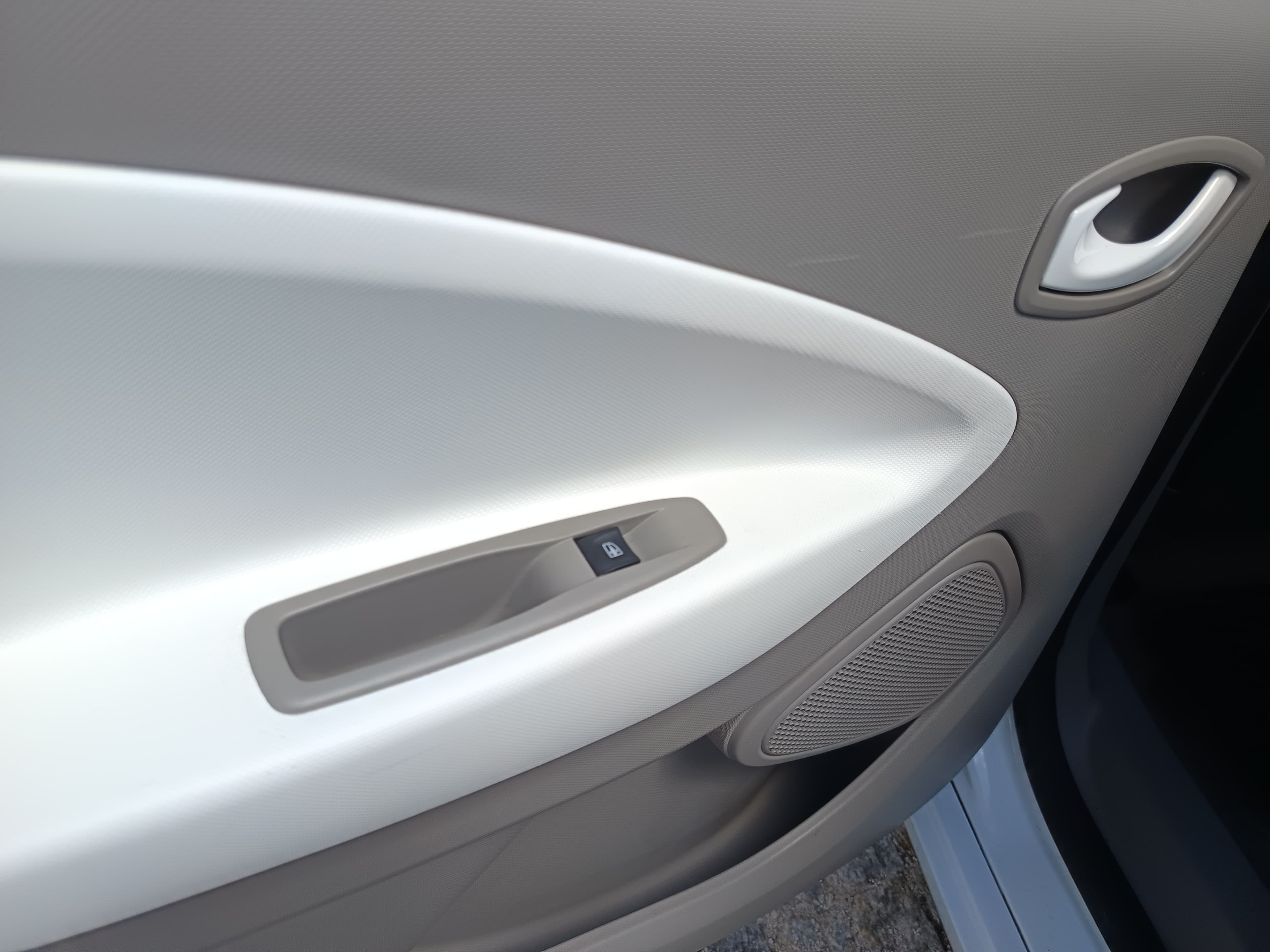 Renault Zoe · Ano 2015 — imagem 28