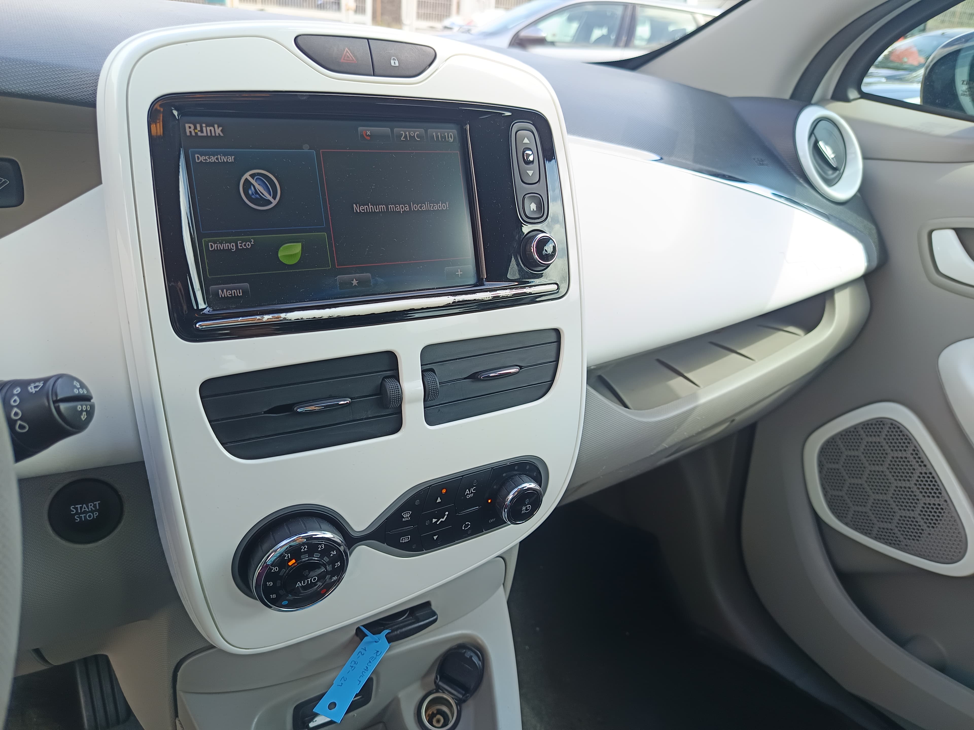 Renault Zoe · Ano 2015 — imagem 35