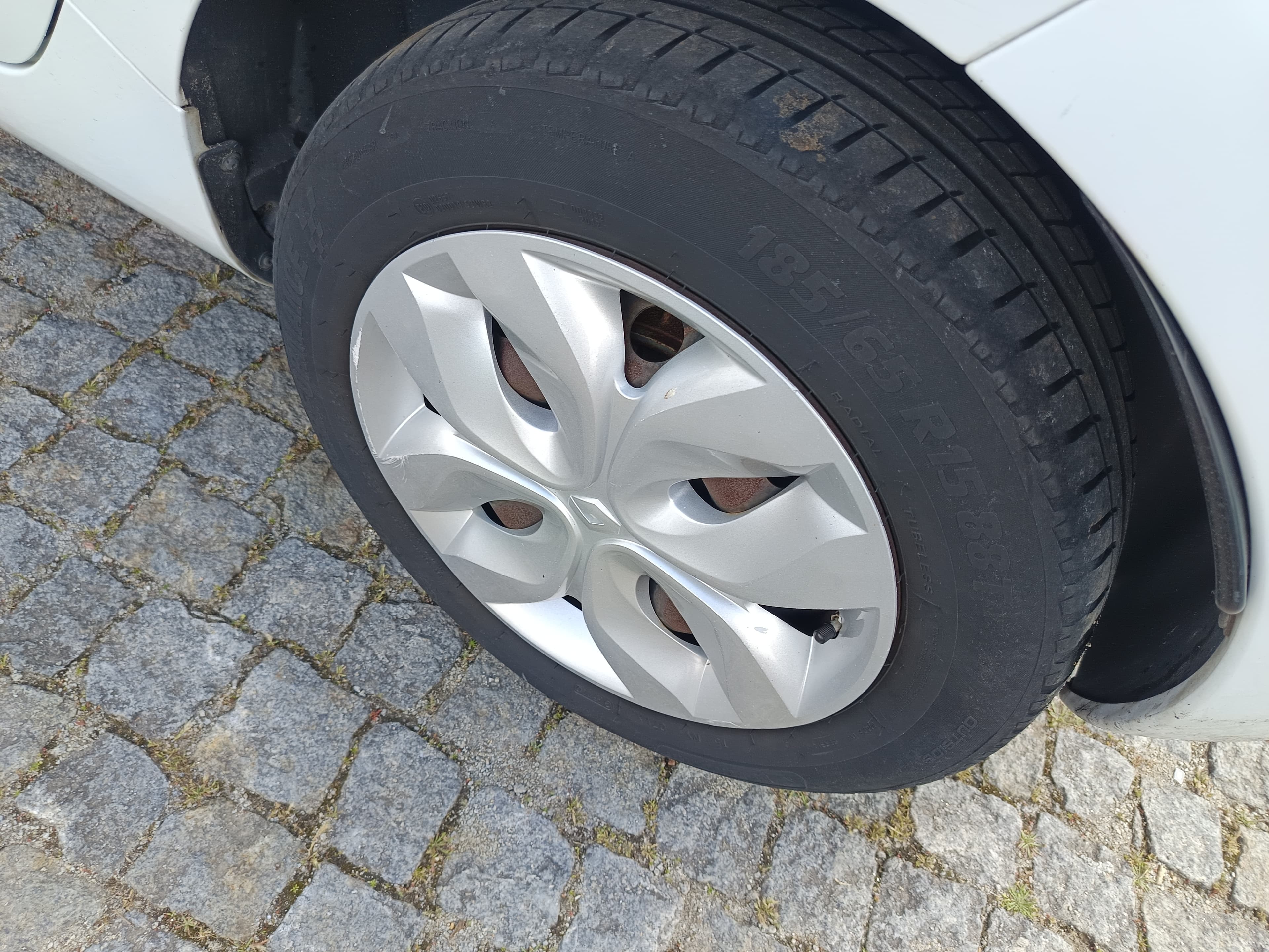 Renault Zoe · Ano 2015 — imagem 11