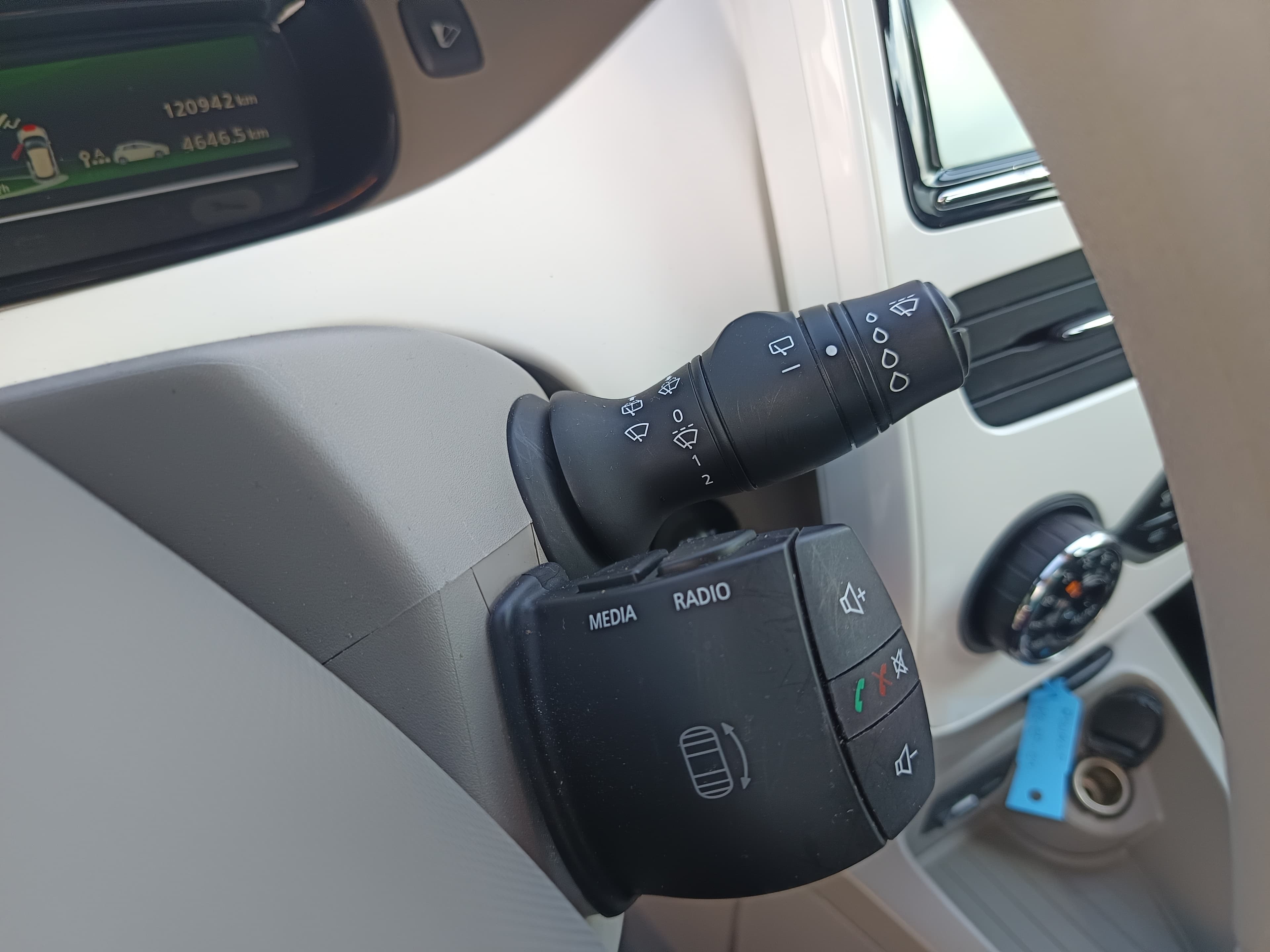 Renault Zoe · Ano 2015 — imagem 40