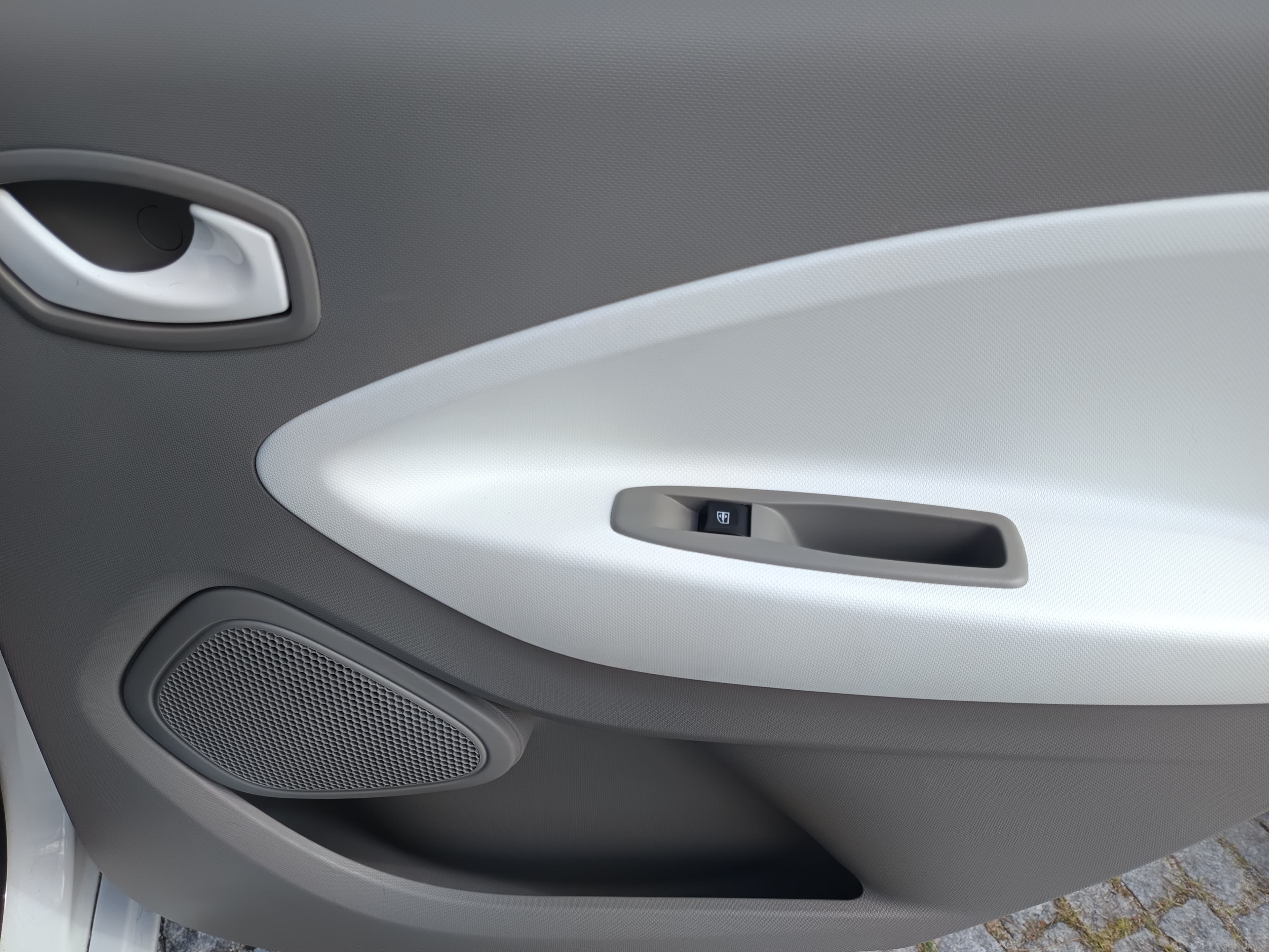 Renault Zoe · Ano 2015 — imagem 21