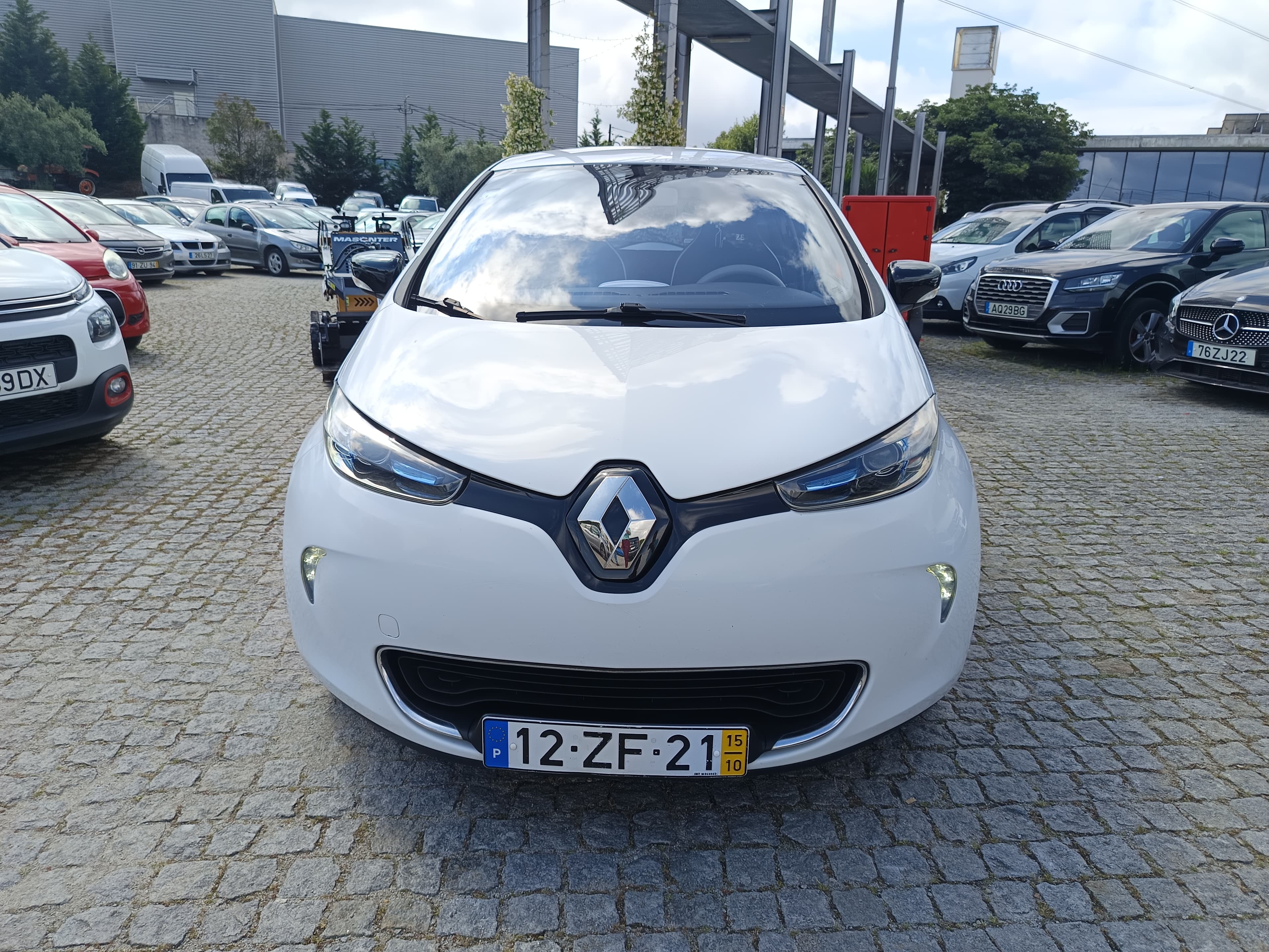 Renault Zoe · Ano 2015 — imagem 2